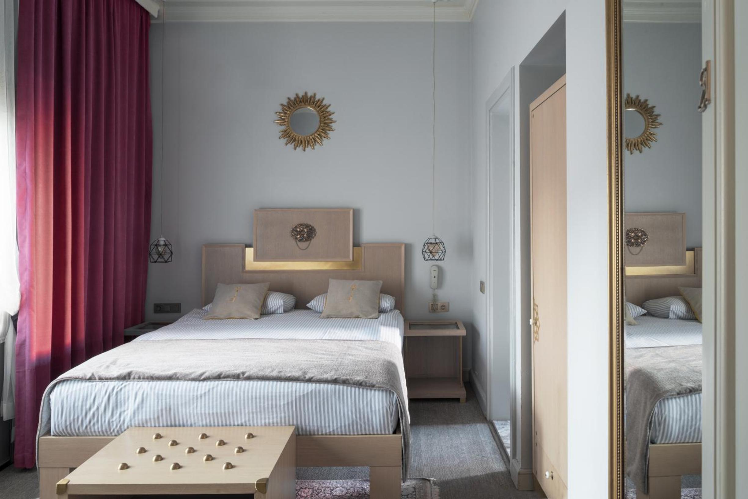 Honeymoon Suite with Balcony