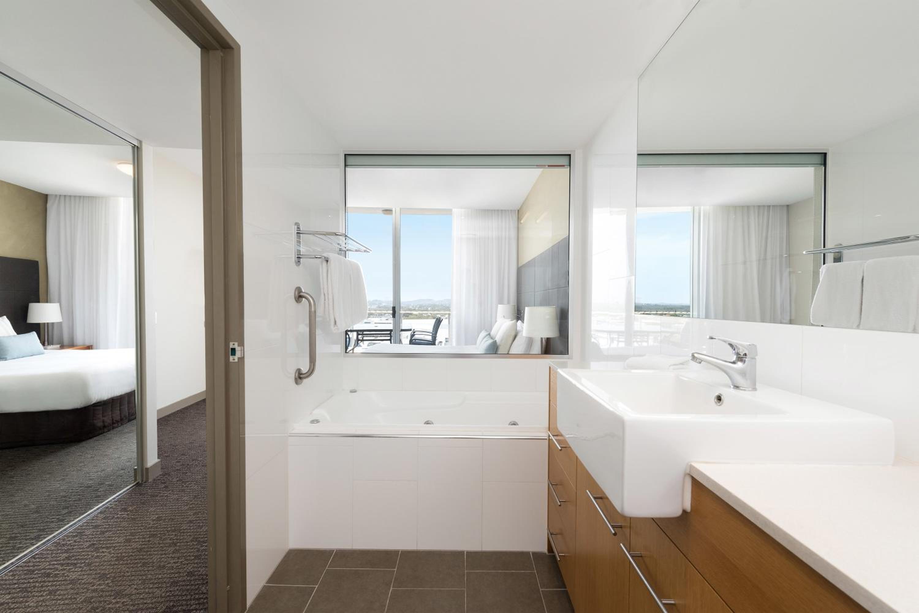 Two-Bedroom Penthouse Apartment - Photo 11