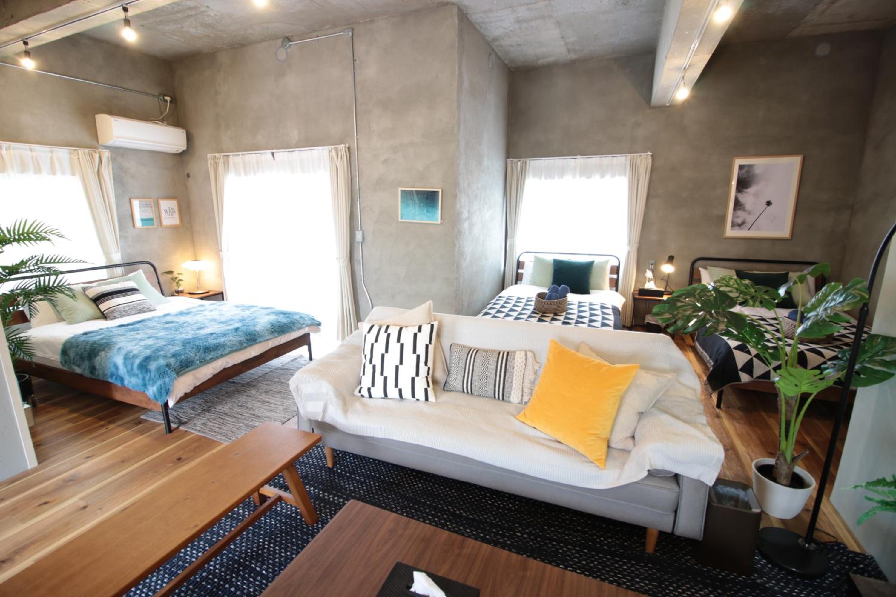 One-Bedroom Apartment - Photo 2
