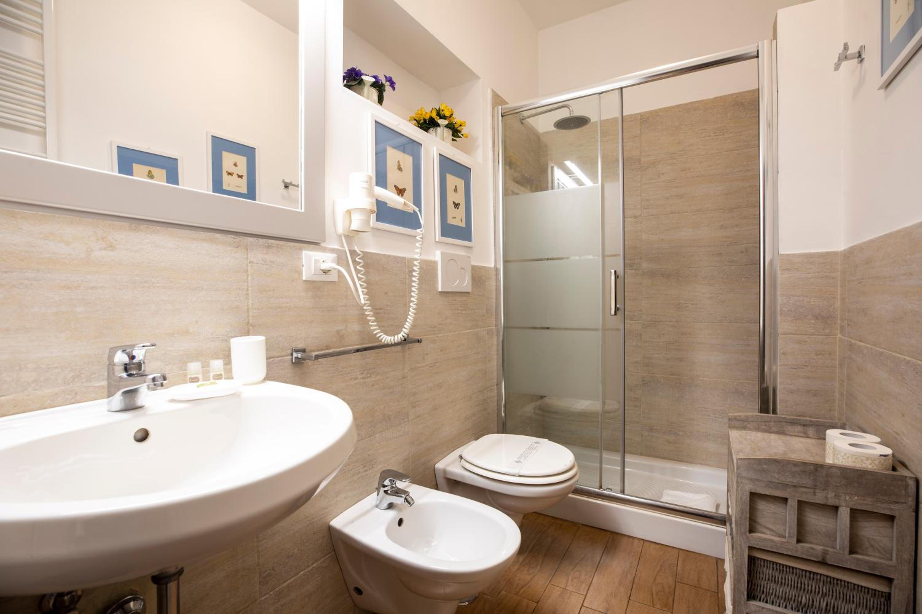 Colosseo Two-Bedroom Apartment with Terrace - Via di San Giovanni in Laterano 60 photo 3