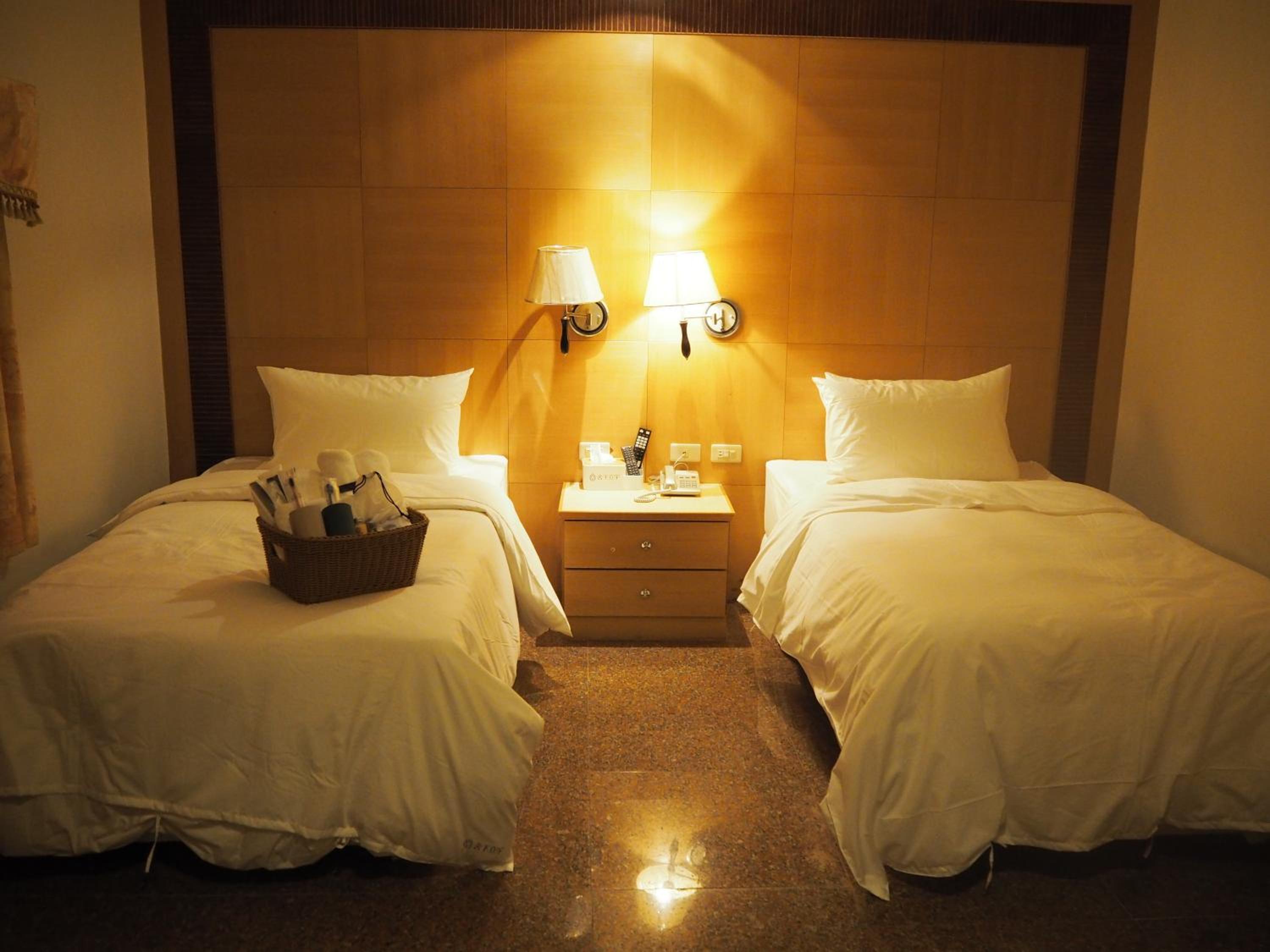 Small Twin Room - Photo 2