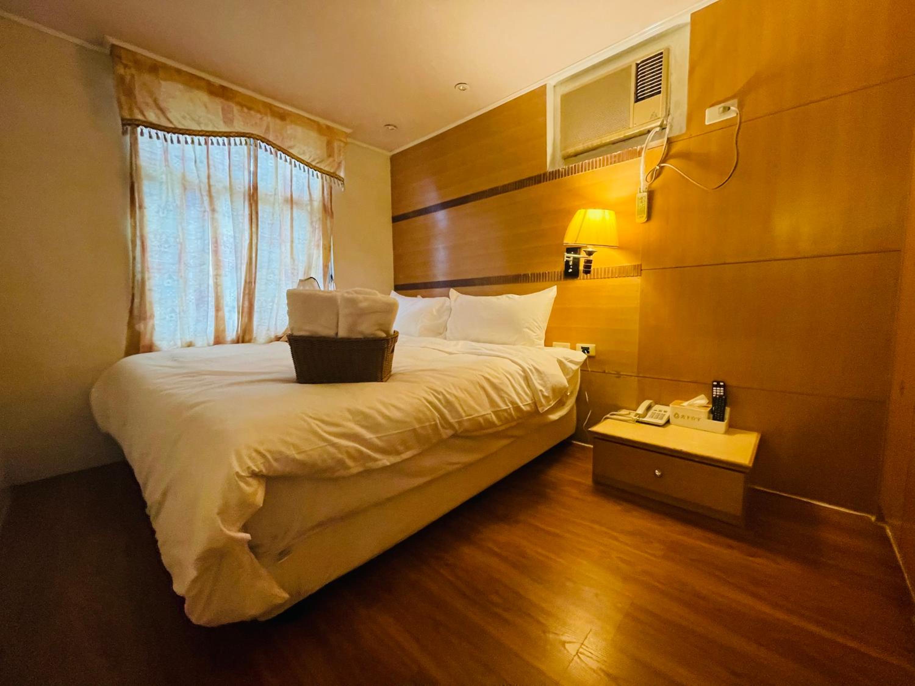 Standard Queen Room photo 3