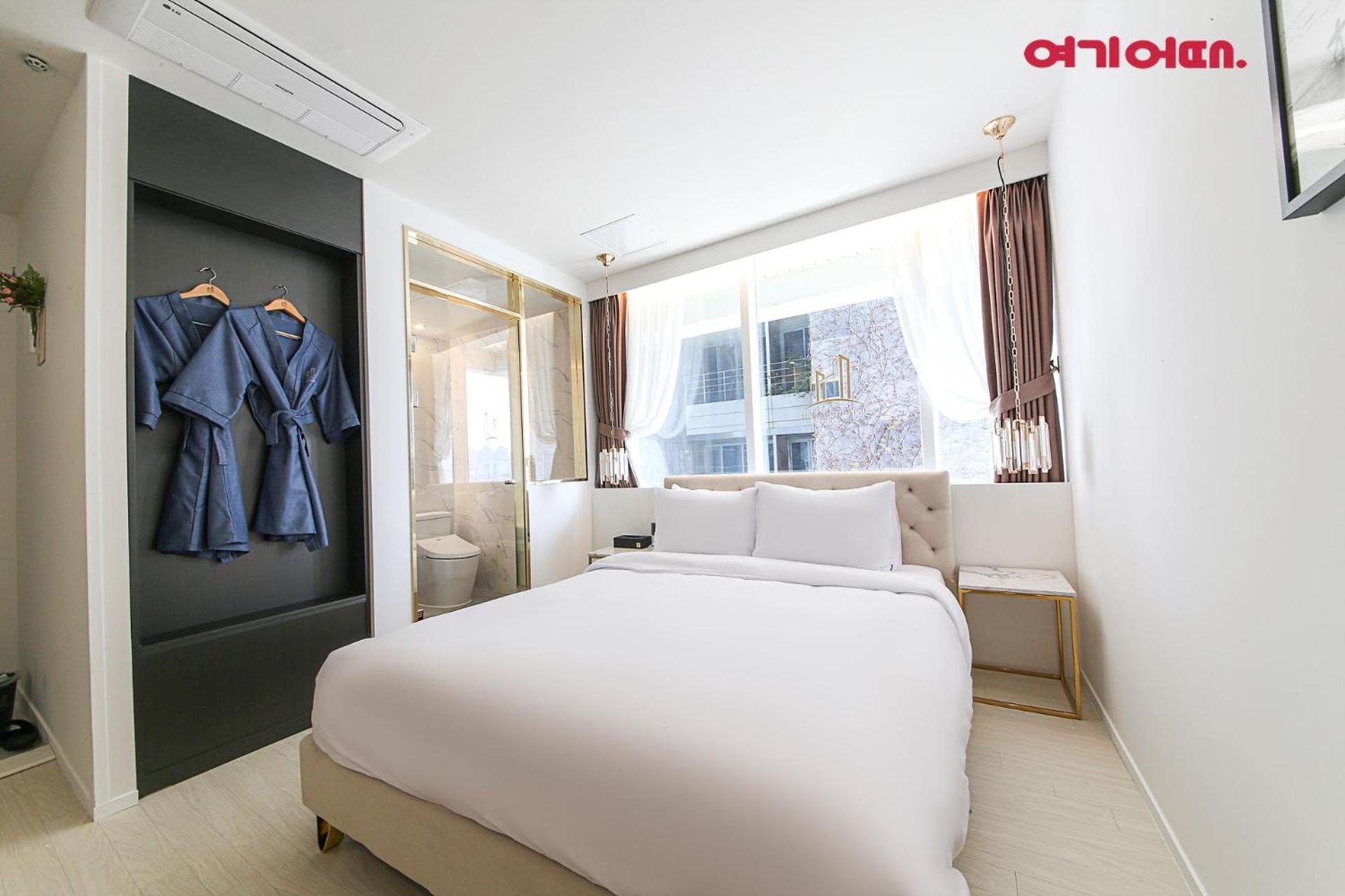 Deluxe Double Room - Photo 1