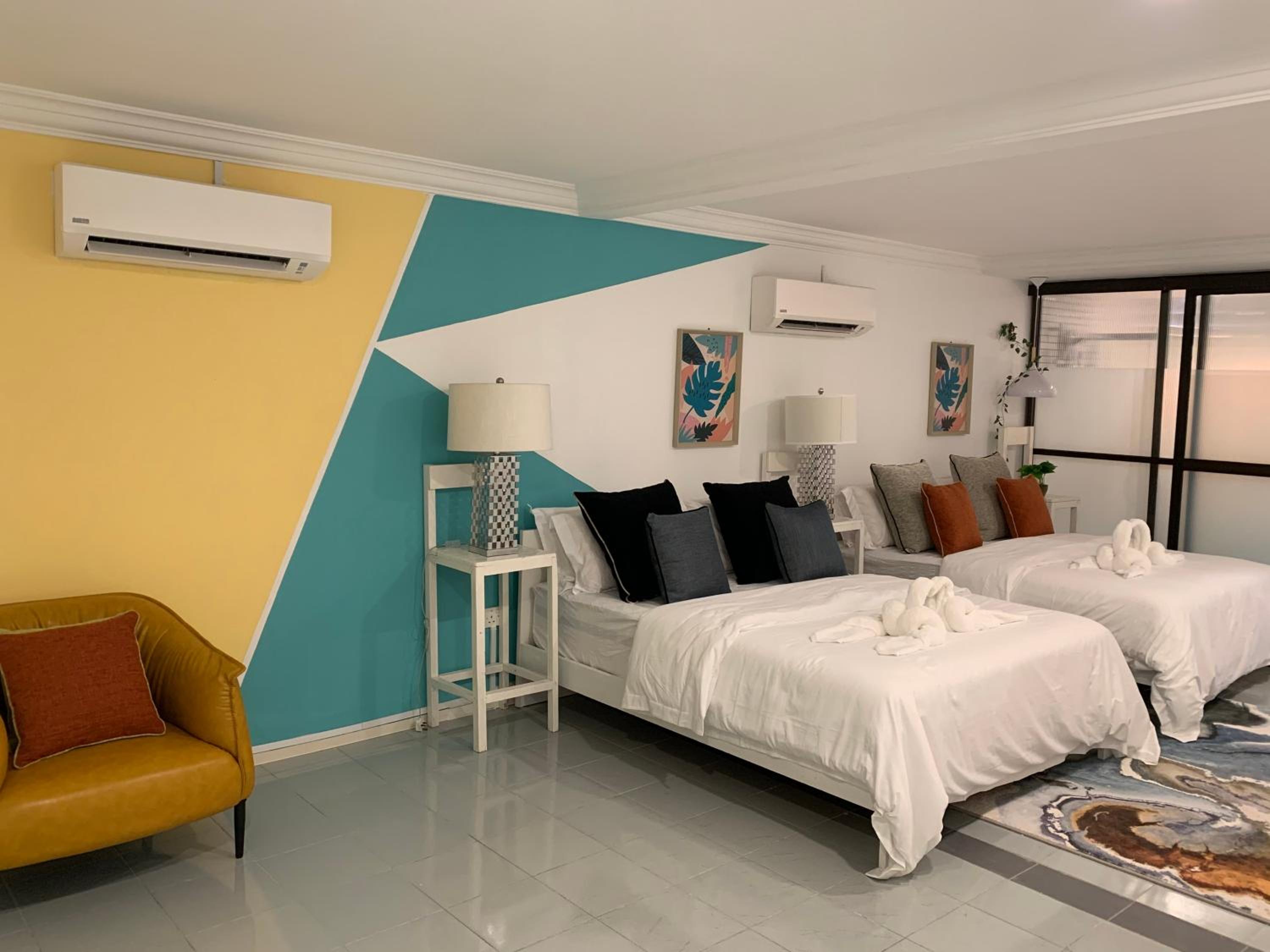 Deluxe Family Room photo 2