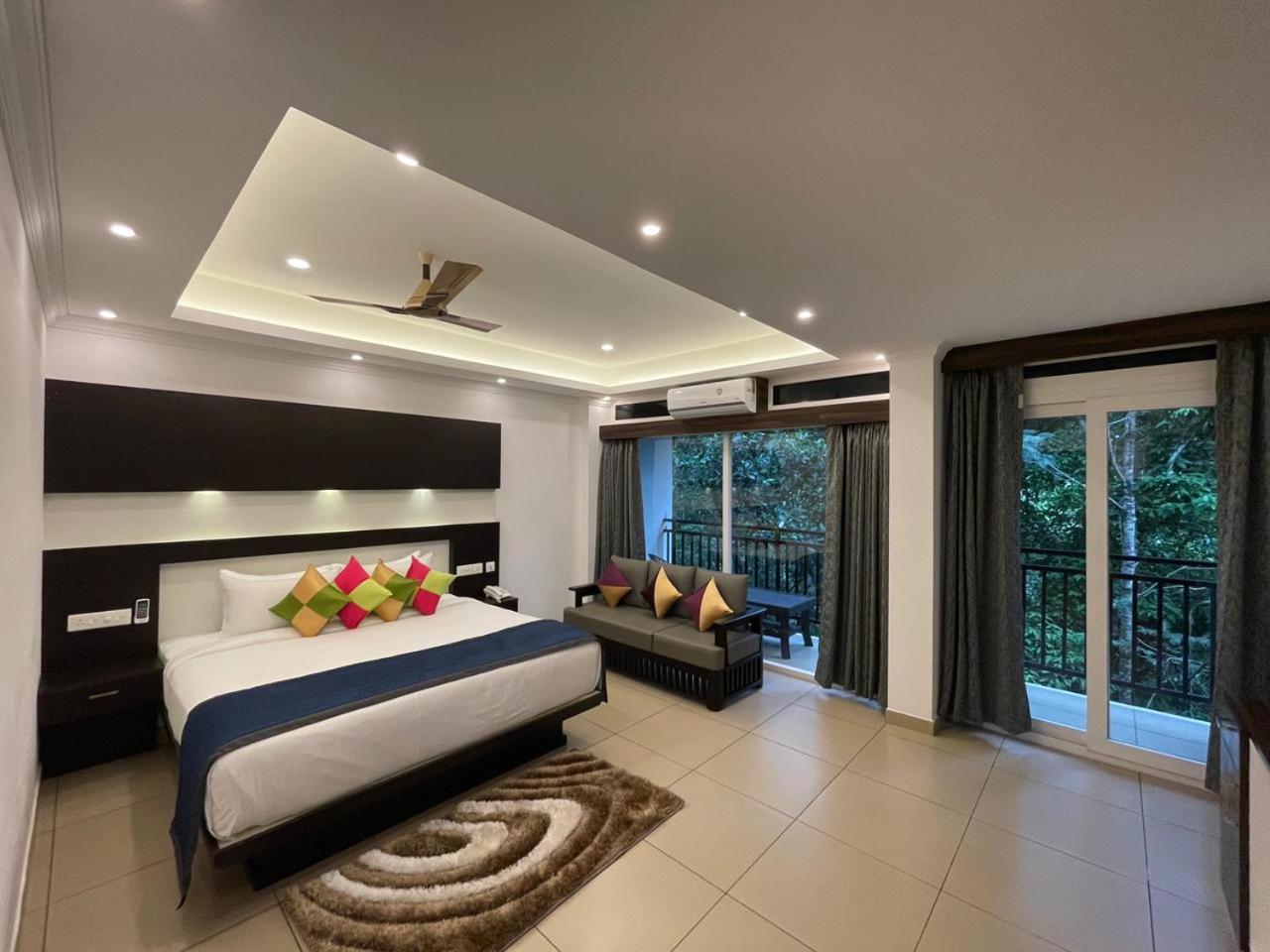 Double Room with Balcony - Photo 20