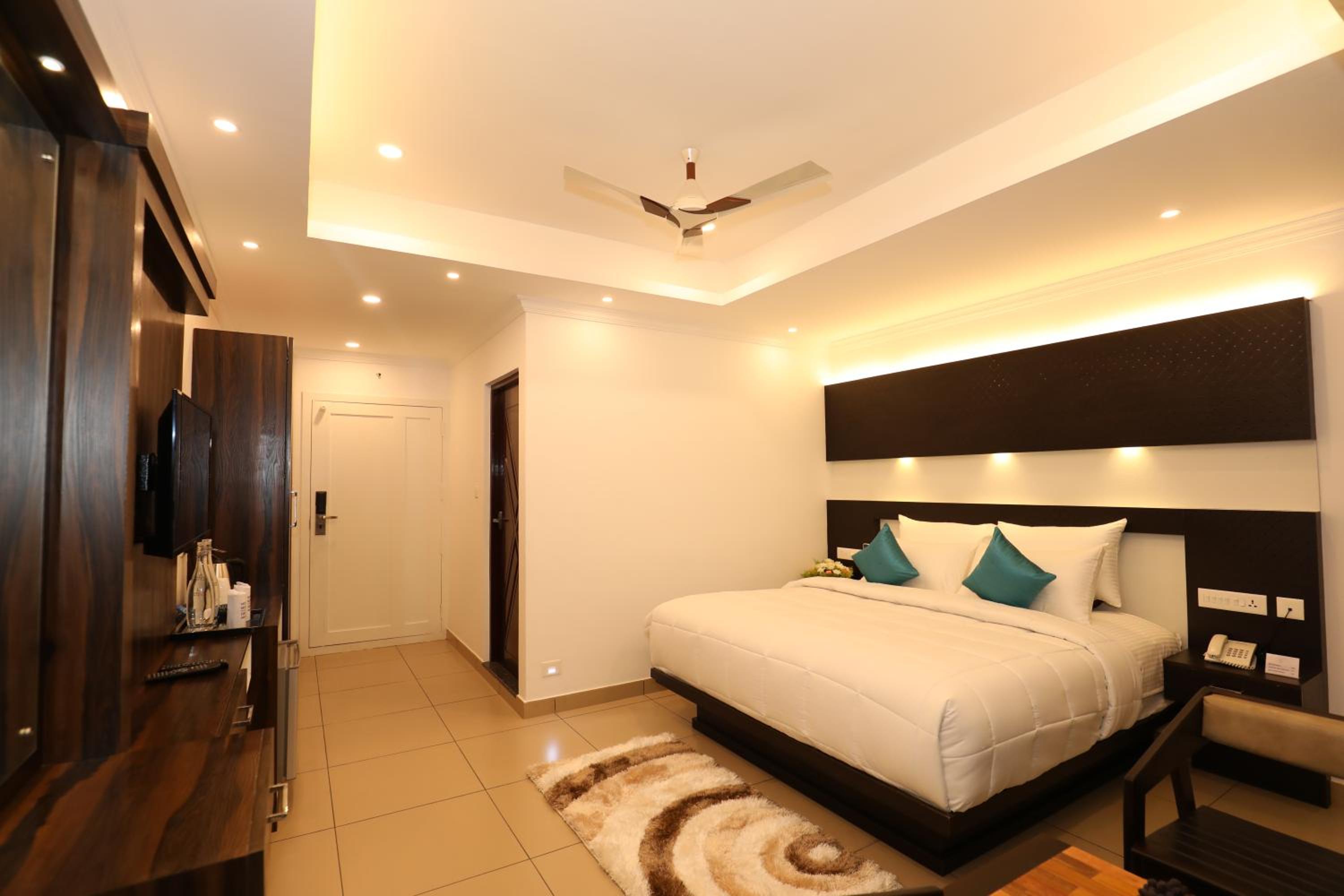 Deluxe Room - Photo 1