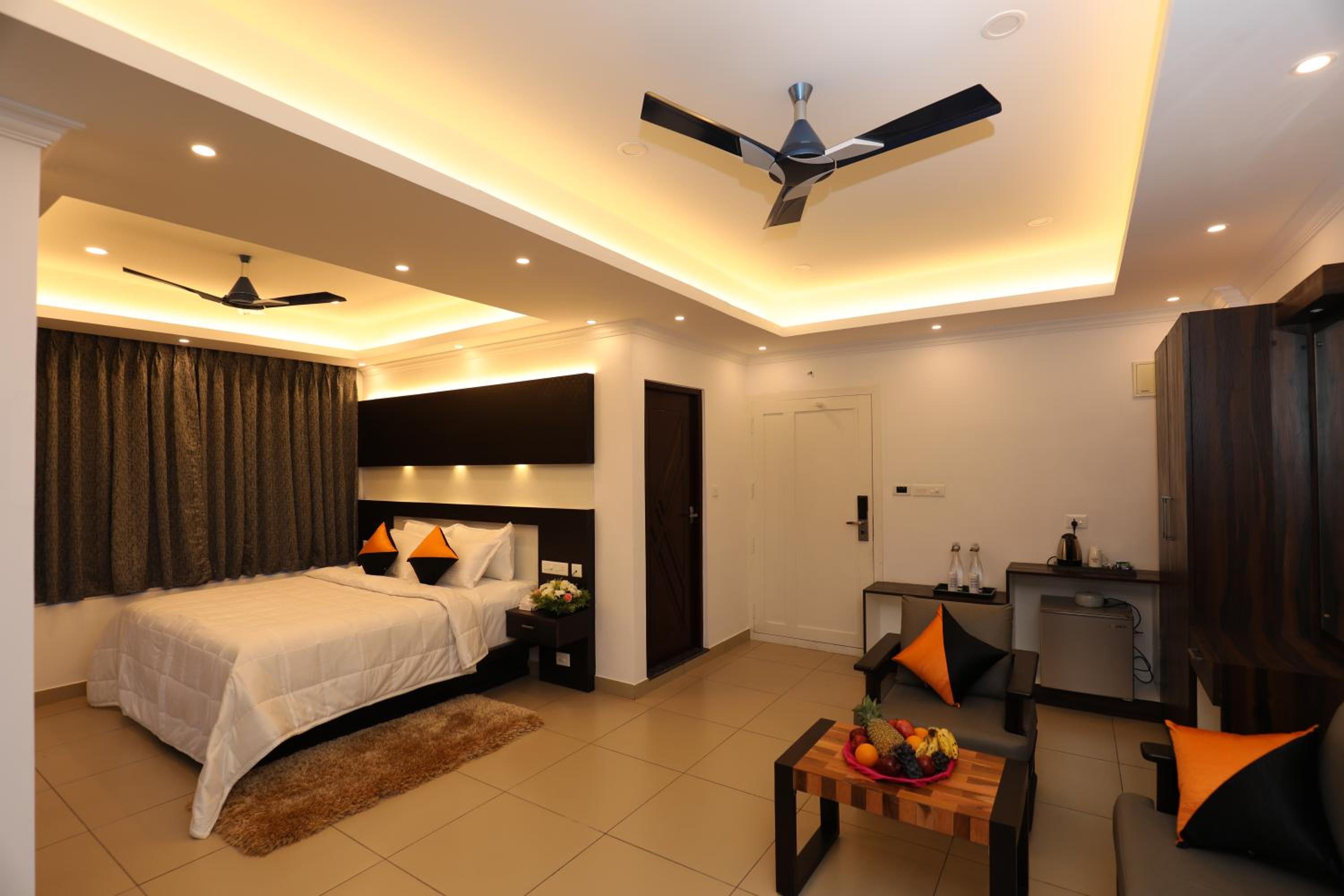 Double Room with Balcony - Photo 18