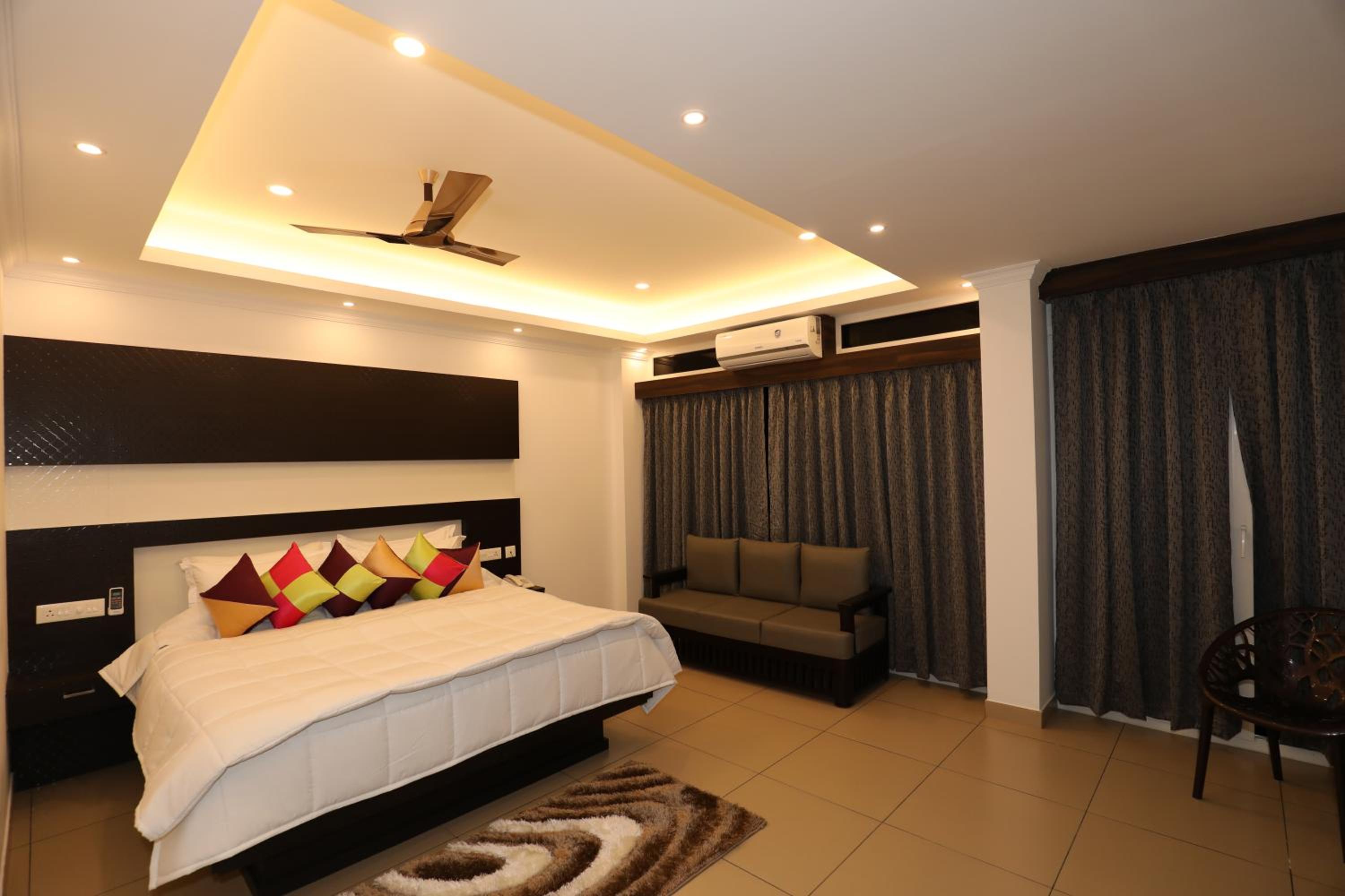 Double Room with Balcony - Photo 17