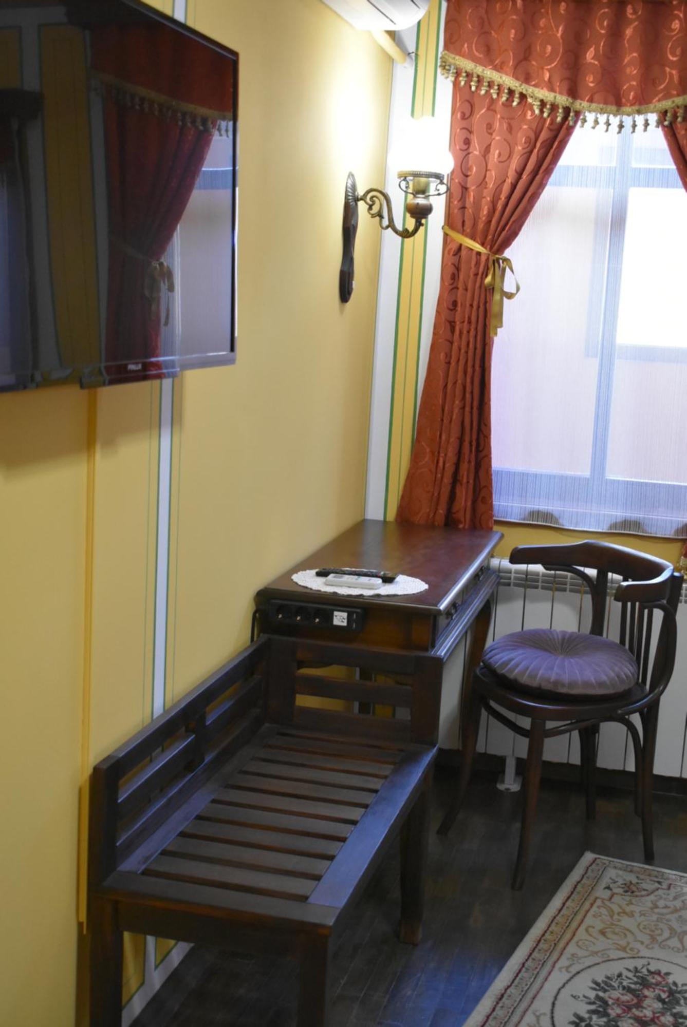 Standard Queen Room photo 2
