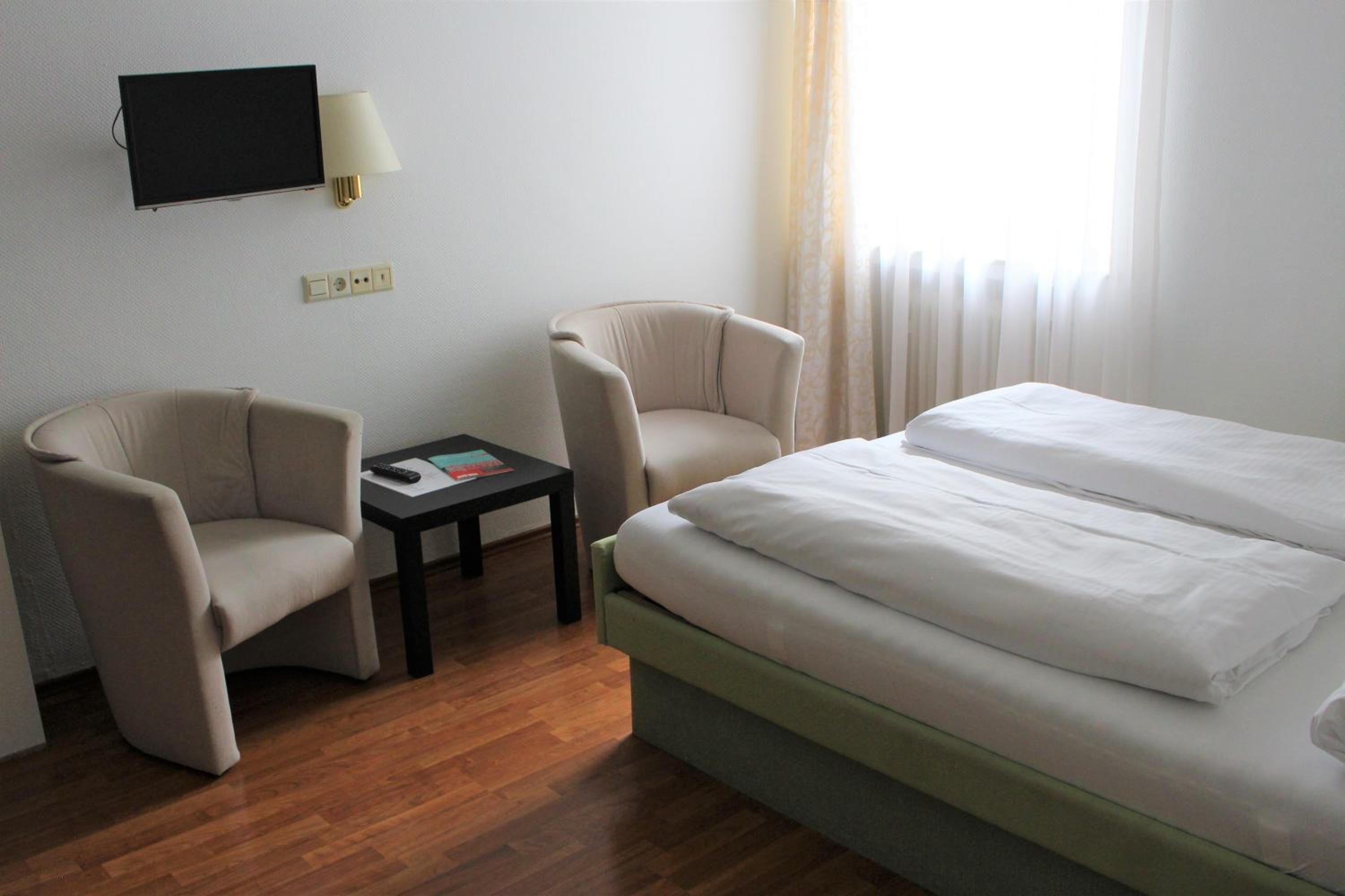 Double Room - Photo 2