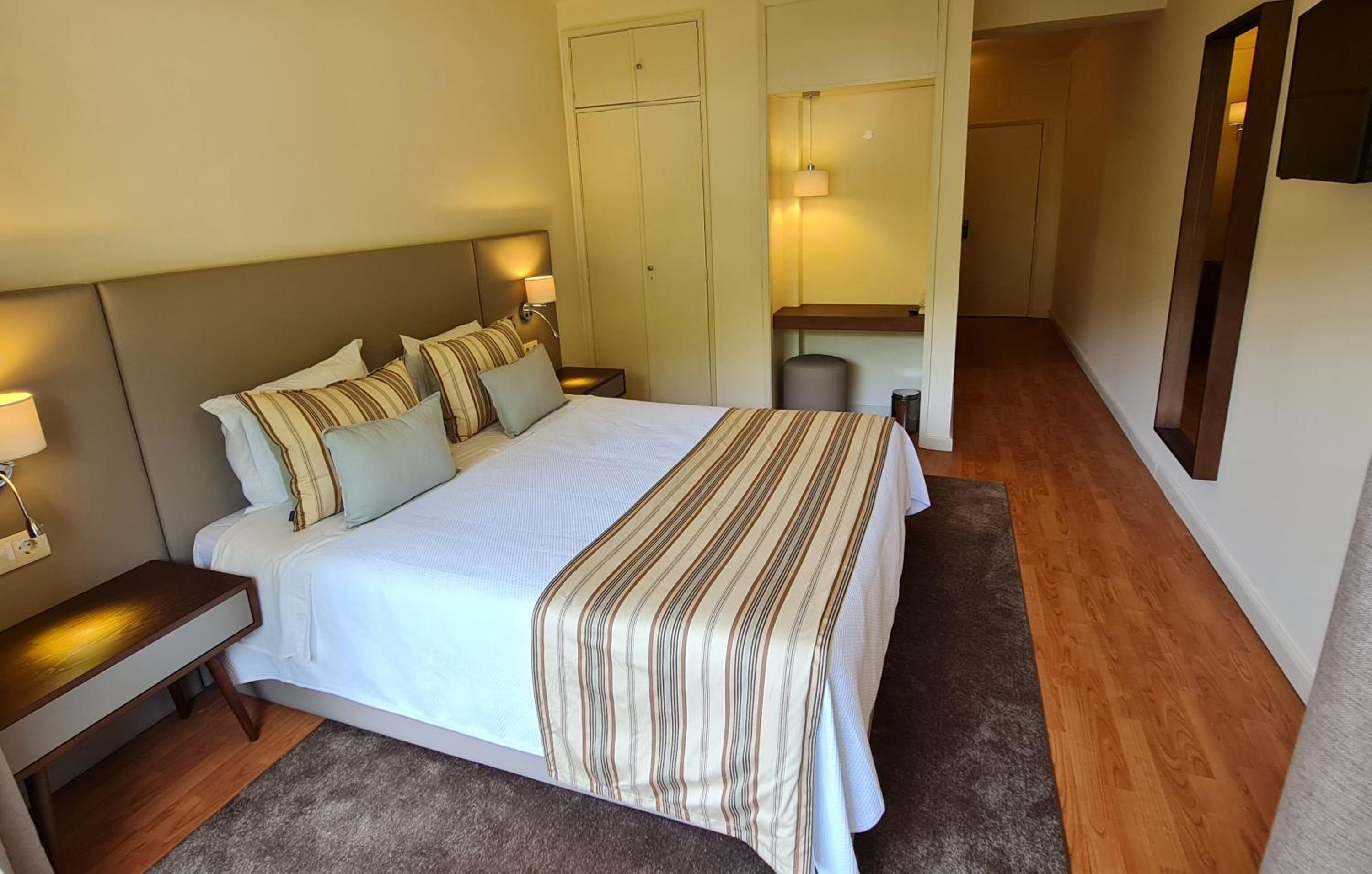 Deluxe Double Room - Photo 3