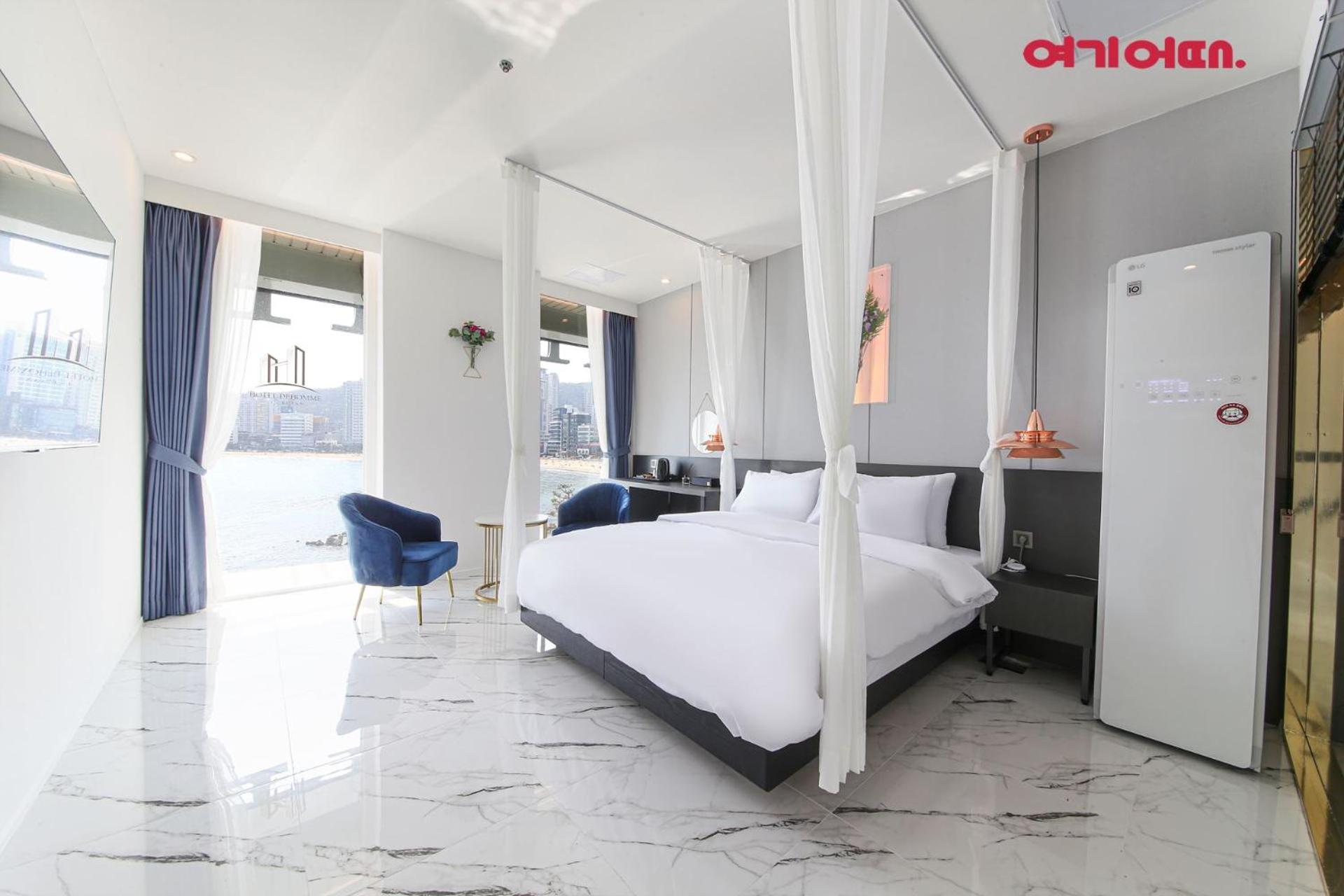 Deluxe Double Room with Sea View - Photo 3