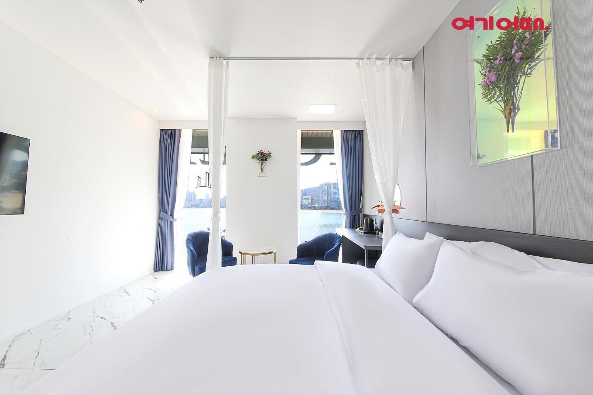 Deluxe Double Room with Sea View - Photo 1
