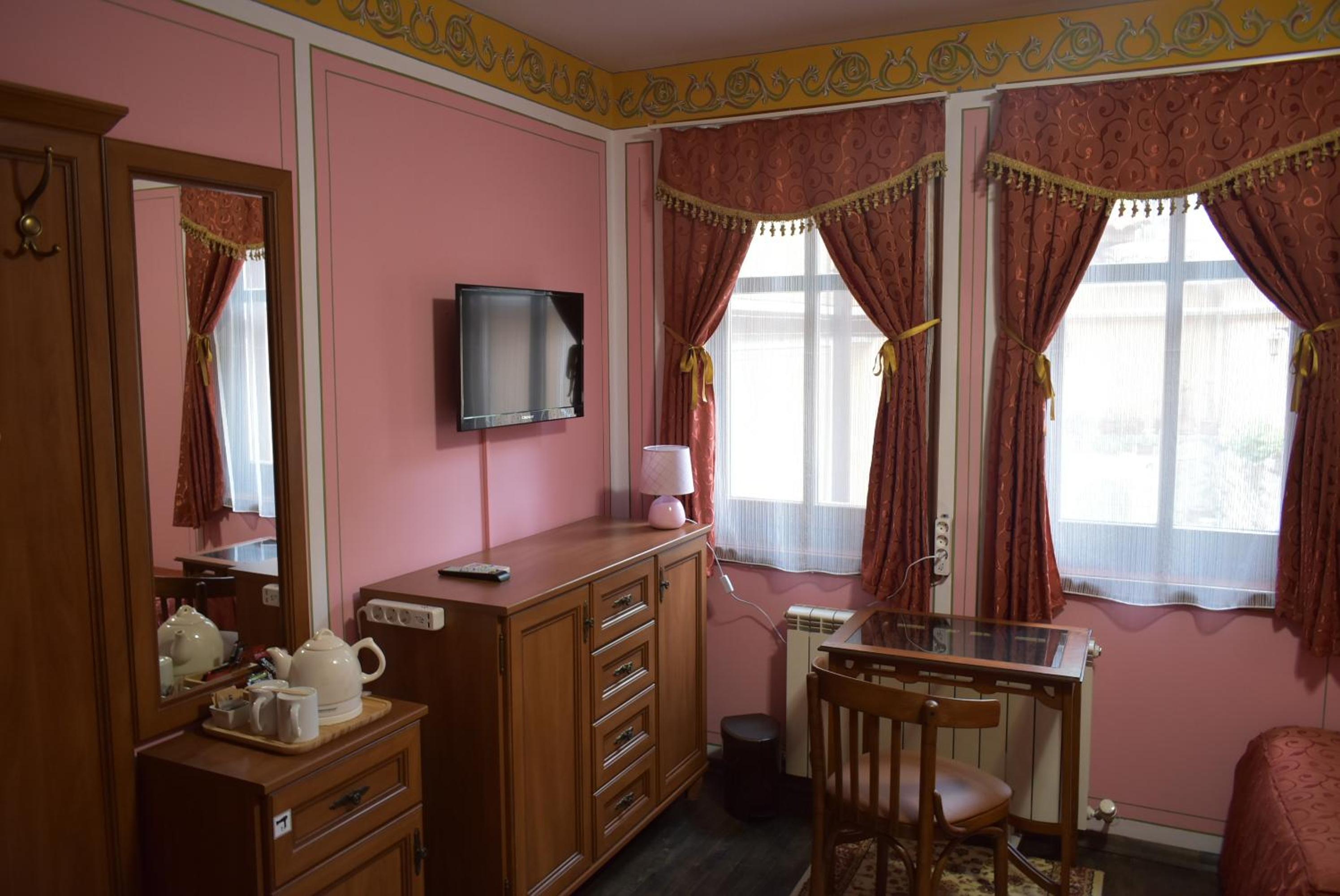 Standard Twin Room with Garden View - Photo 2