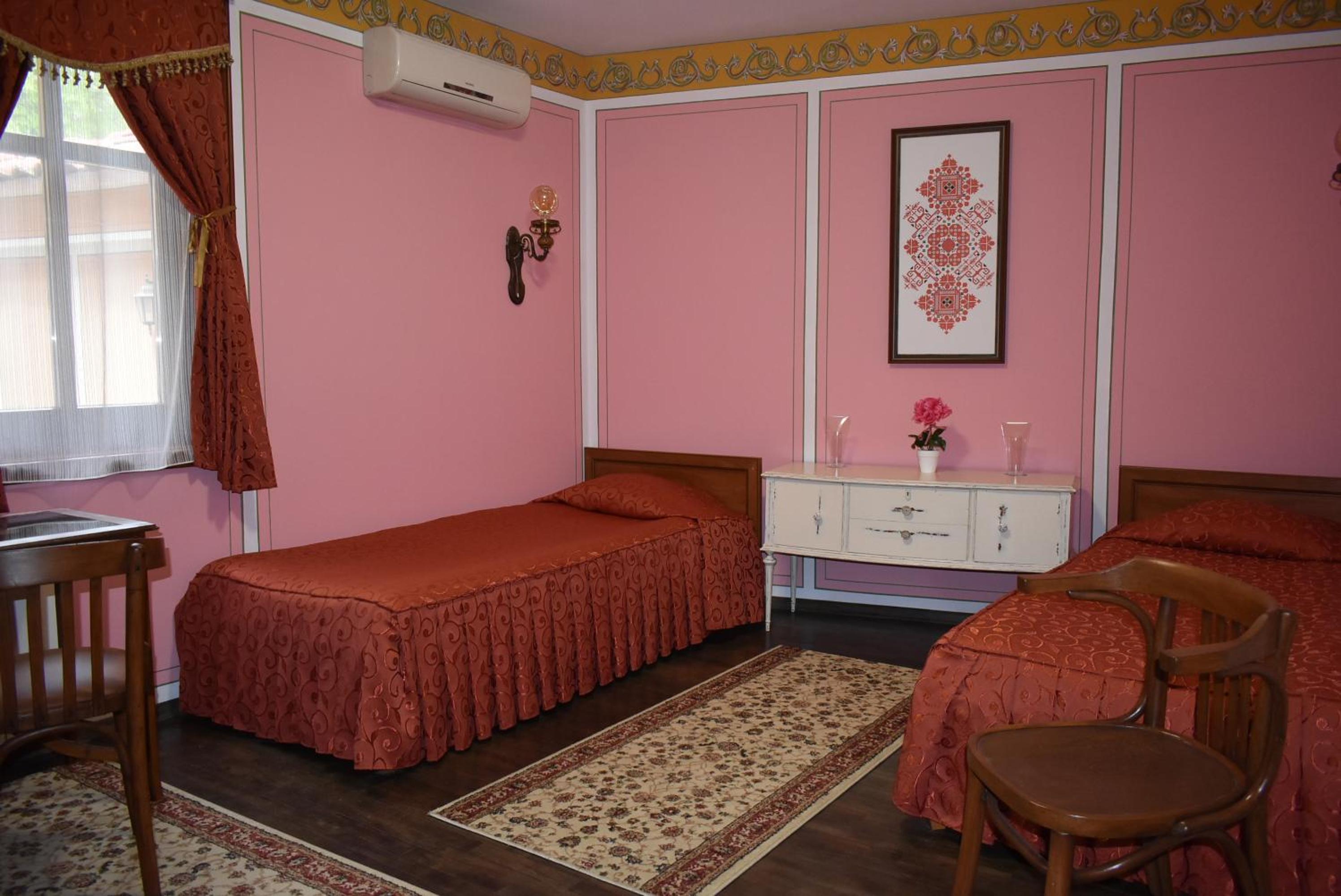 Standard Twin Room with Garden View - Photo 1