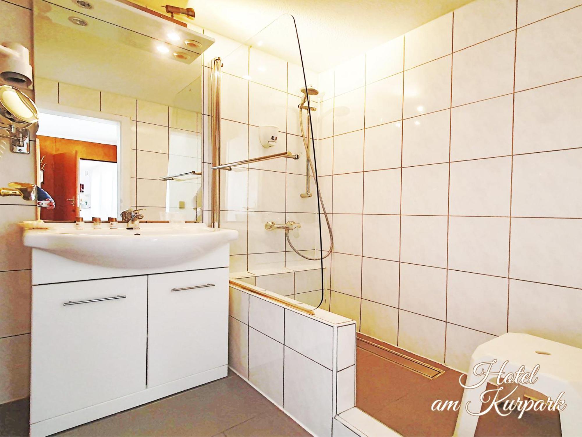 Single Room with Bathroom photo 3