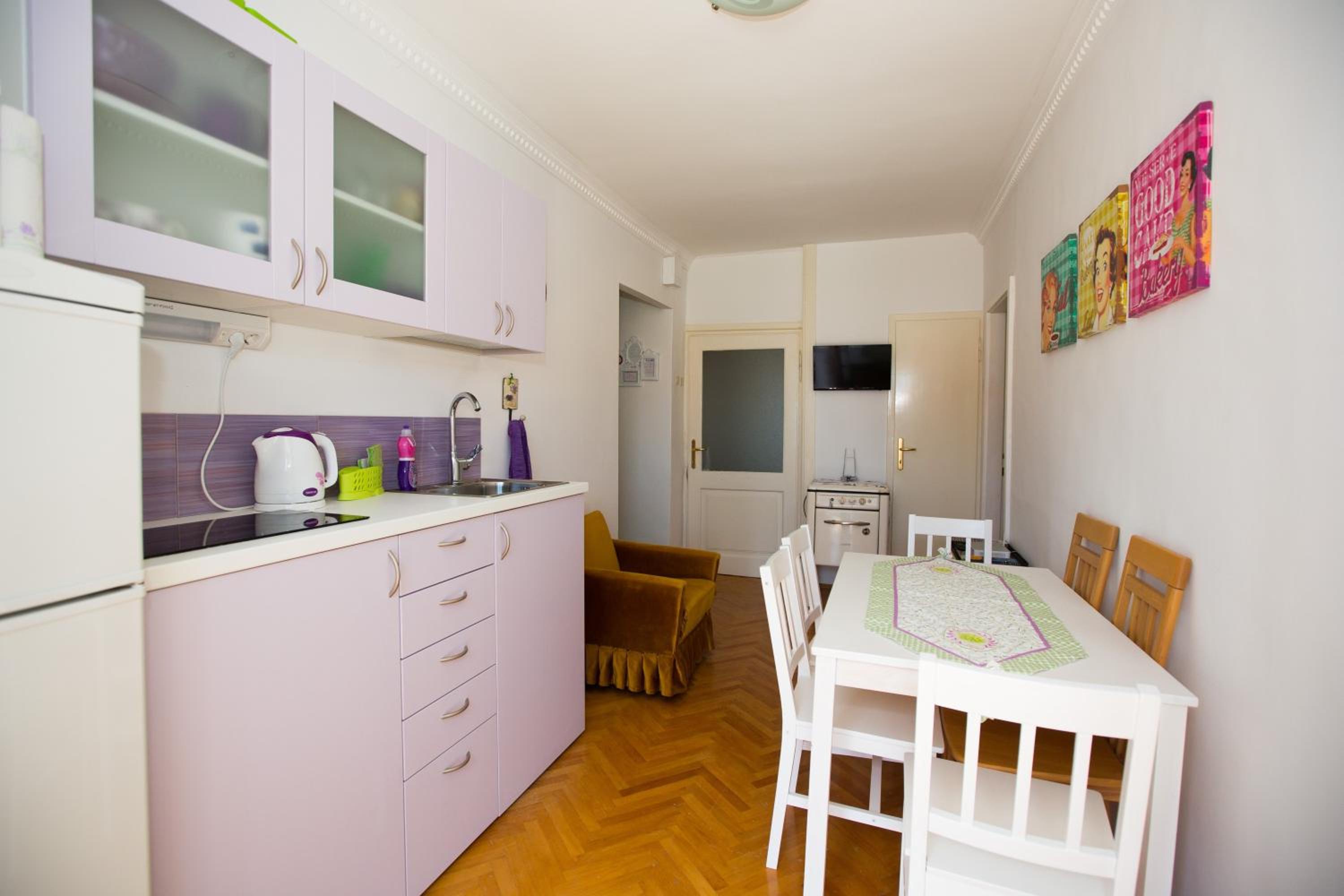 Triple Room with Shared Bathroom and City View photo 2