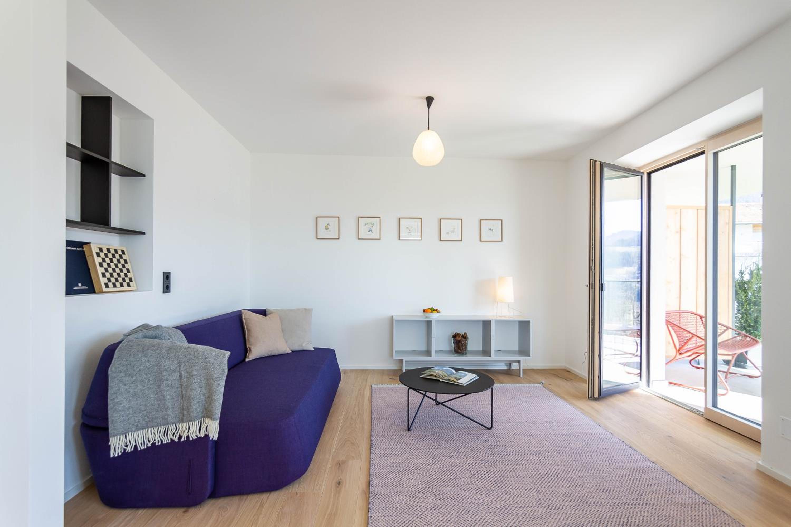 One-Bedroom Apartment photo 1