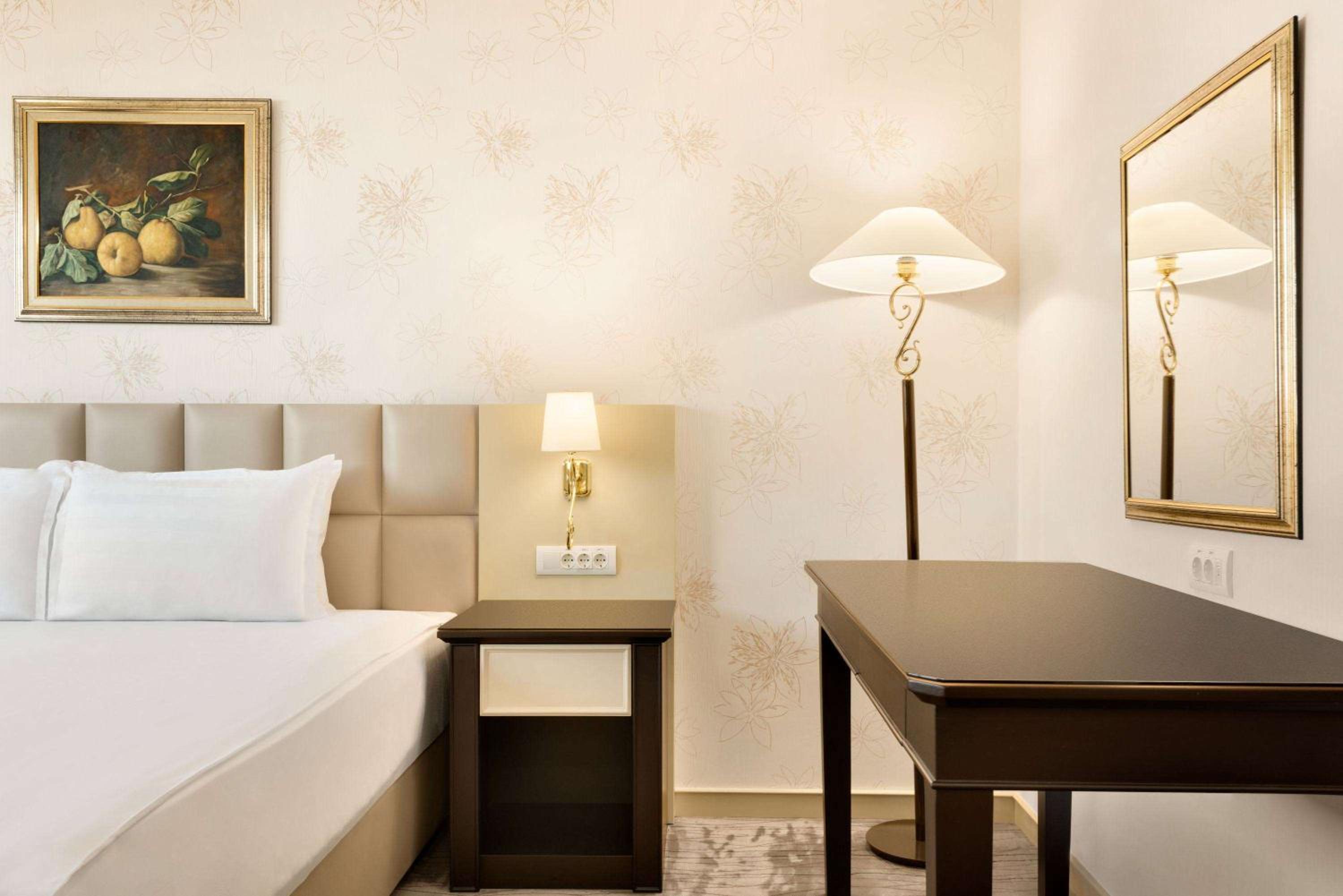 Junior King Suite - Photo 1