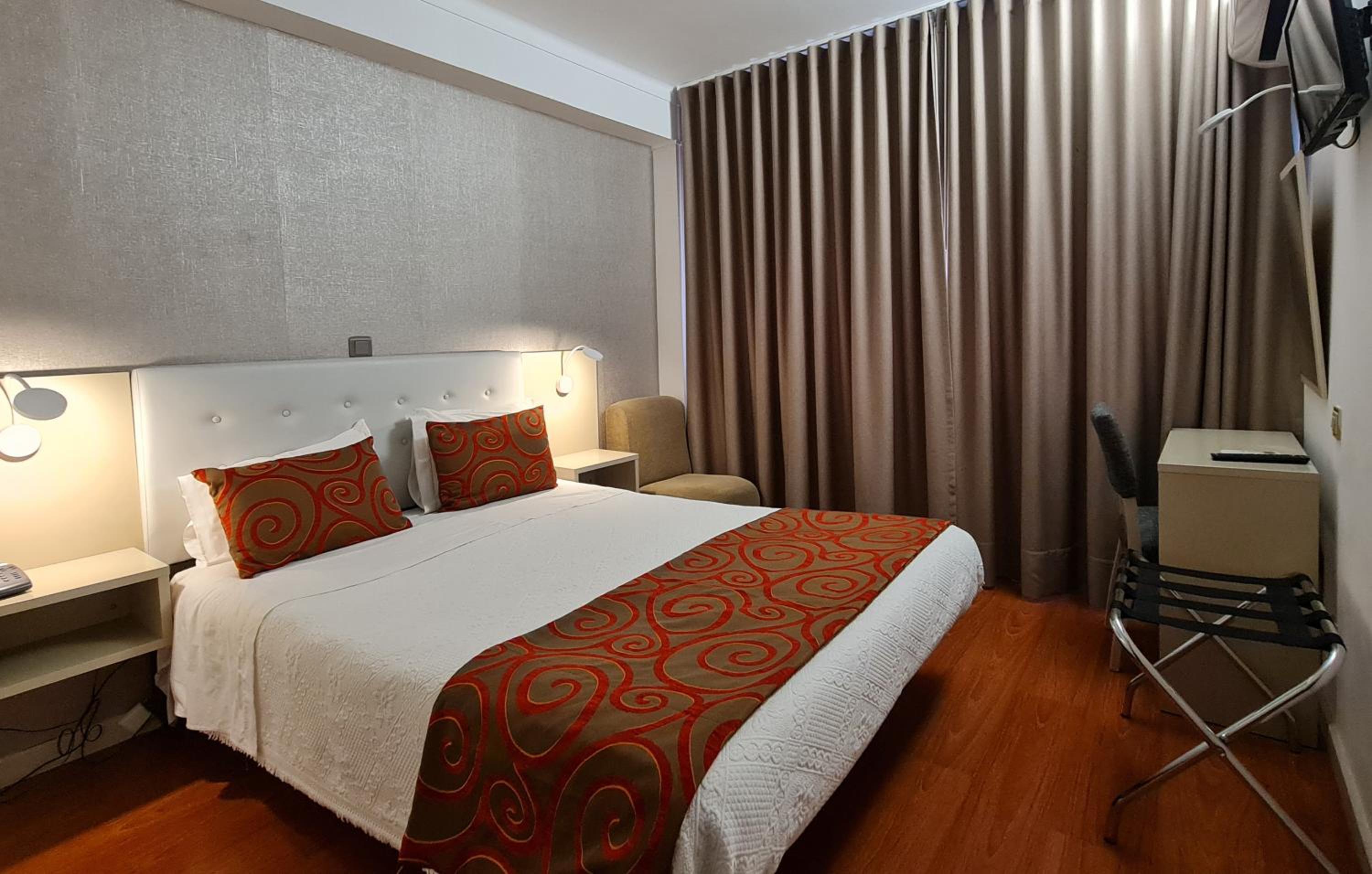 Double Room - Photo 8