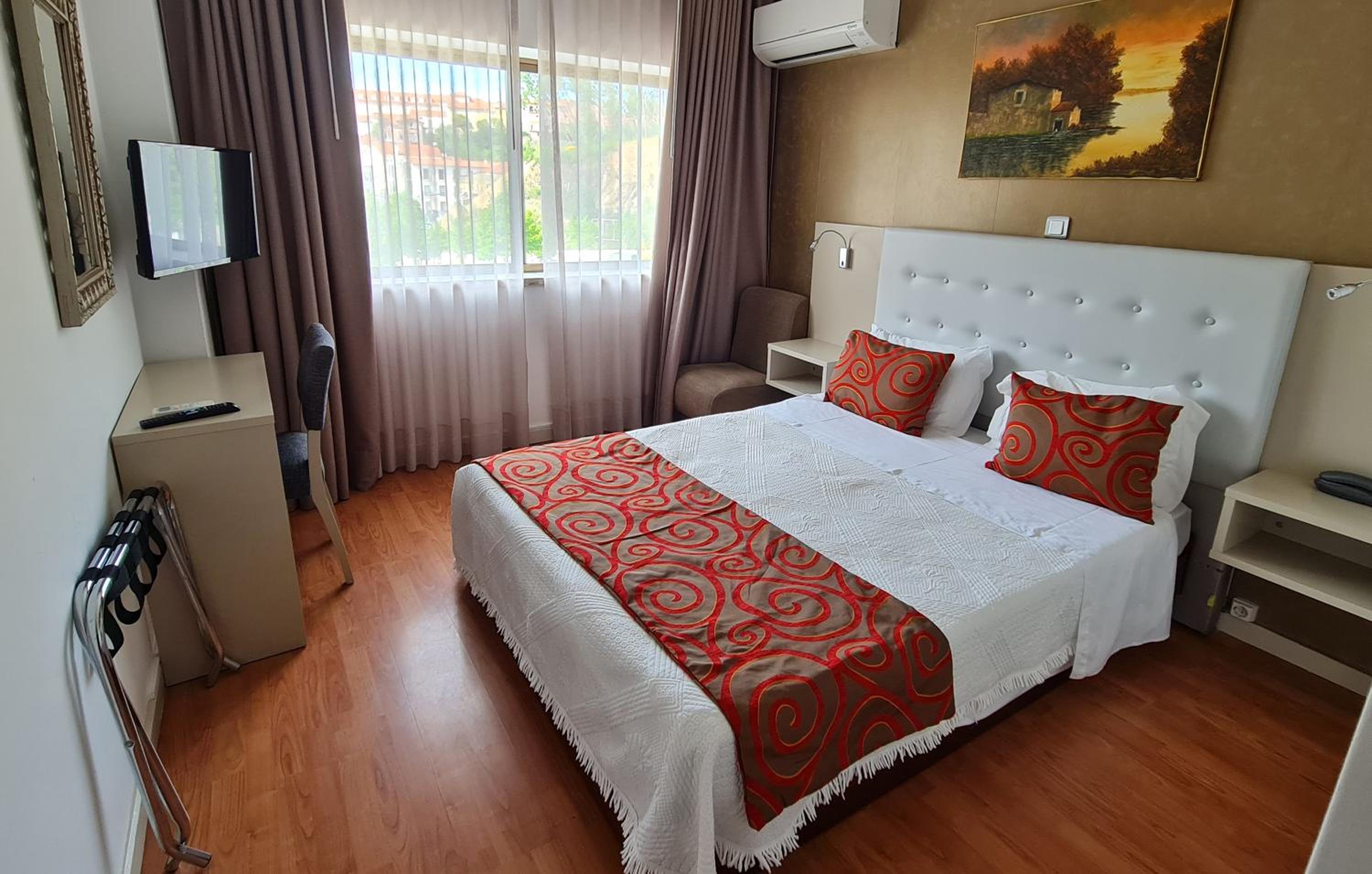 Double Room - Photo 9