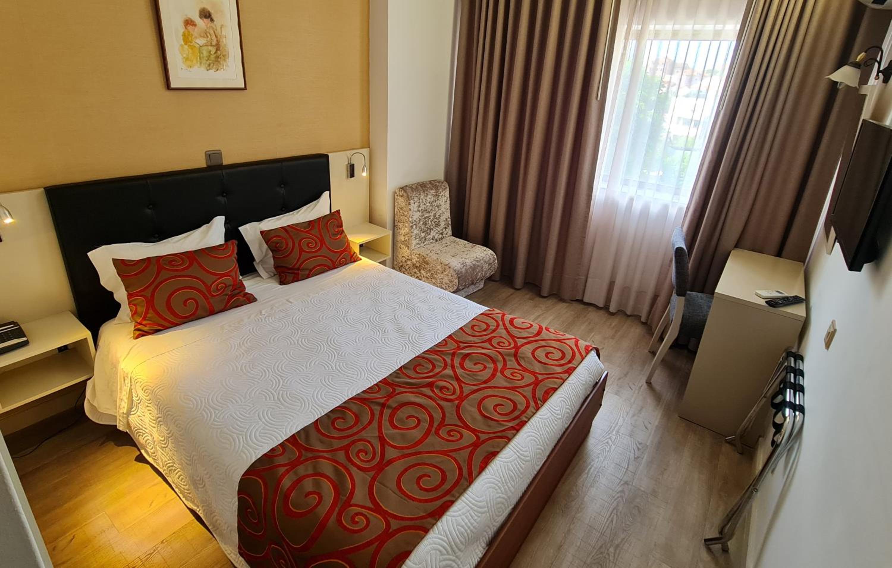 Double Room - Photo 1