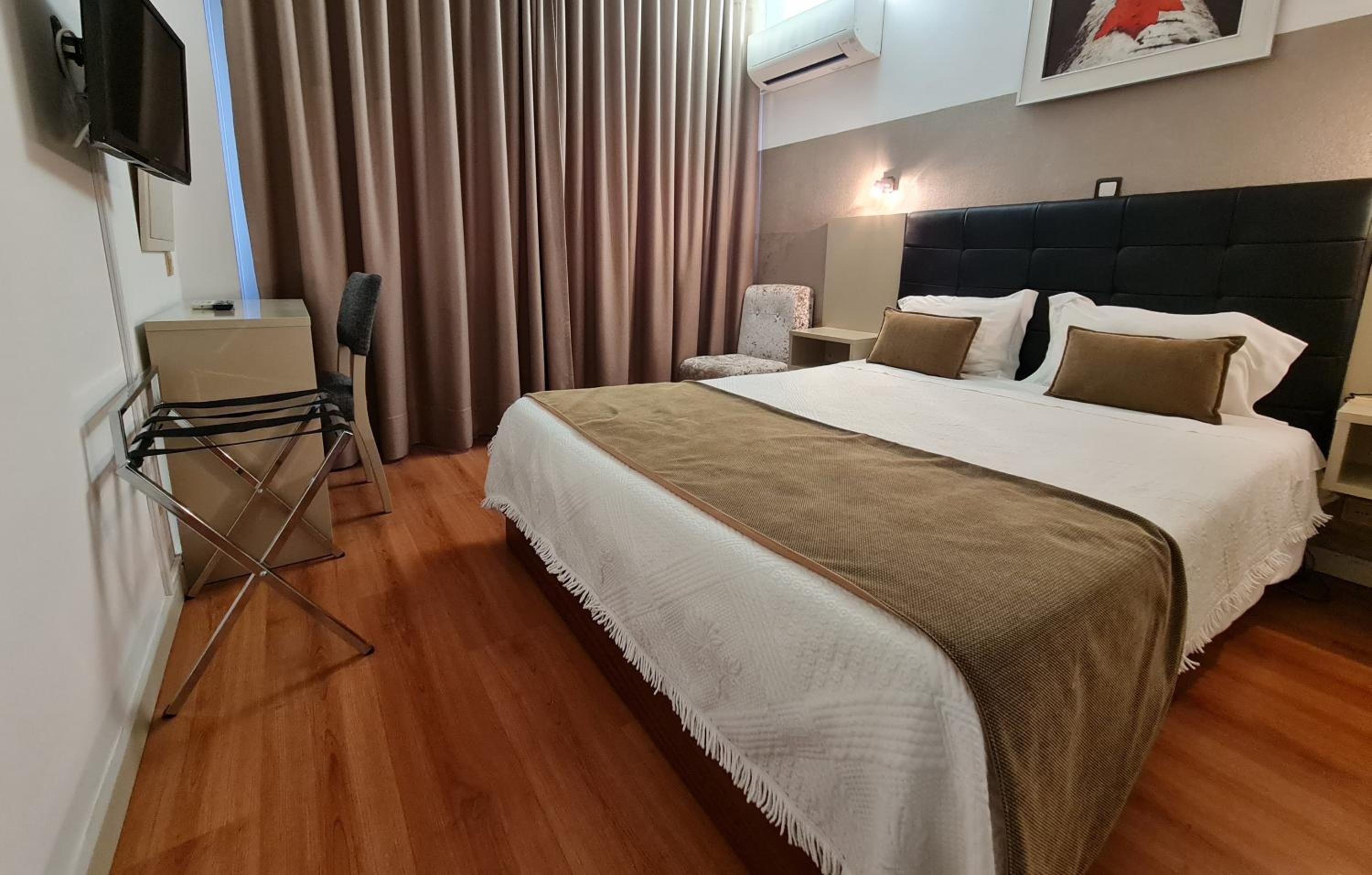 Double Room - Photo 5