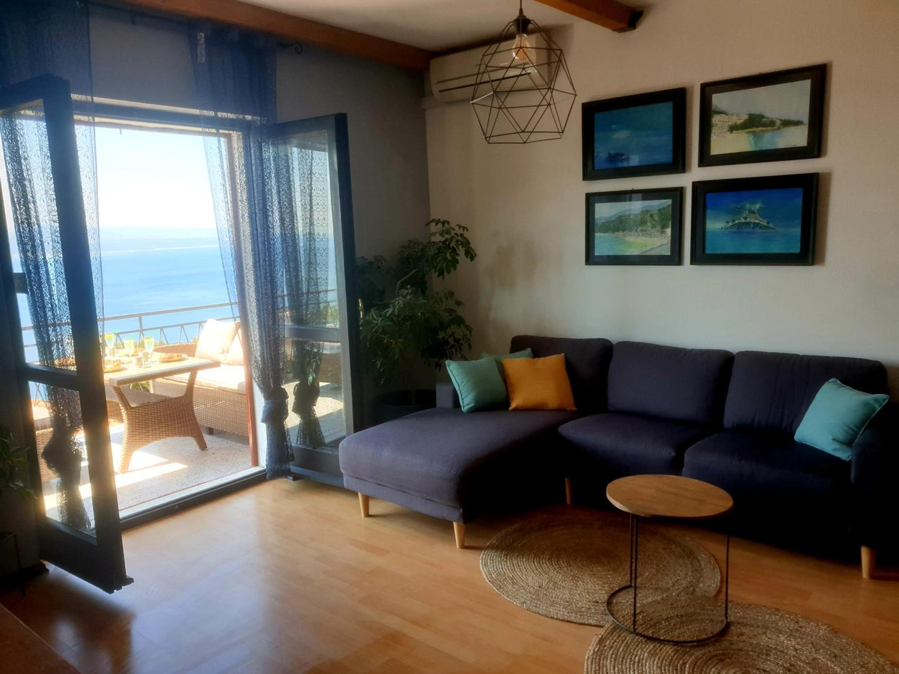 Apartment With Sea View