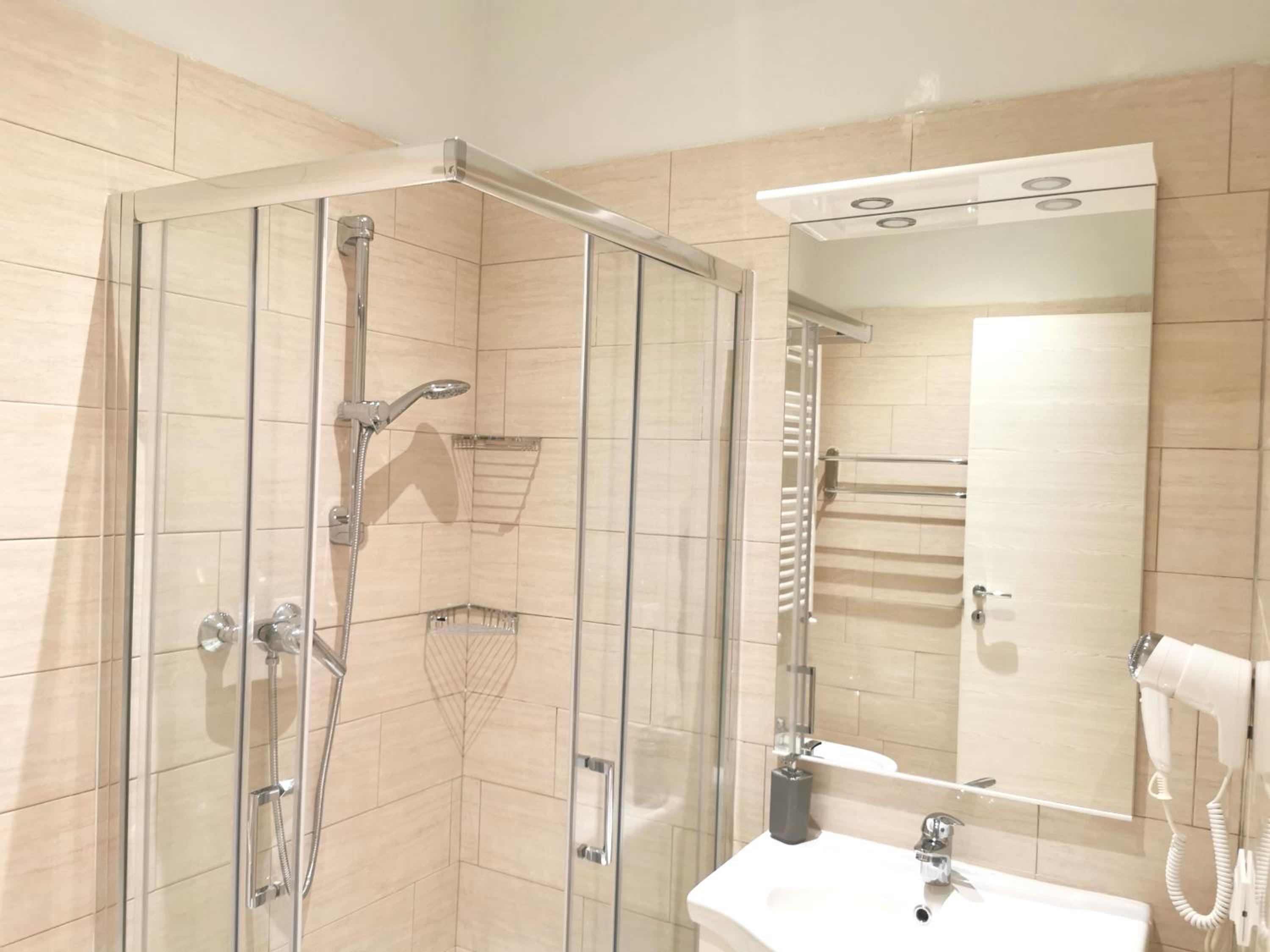 Standard Twin Room - Photo 2
