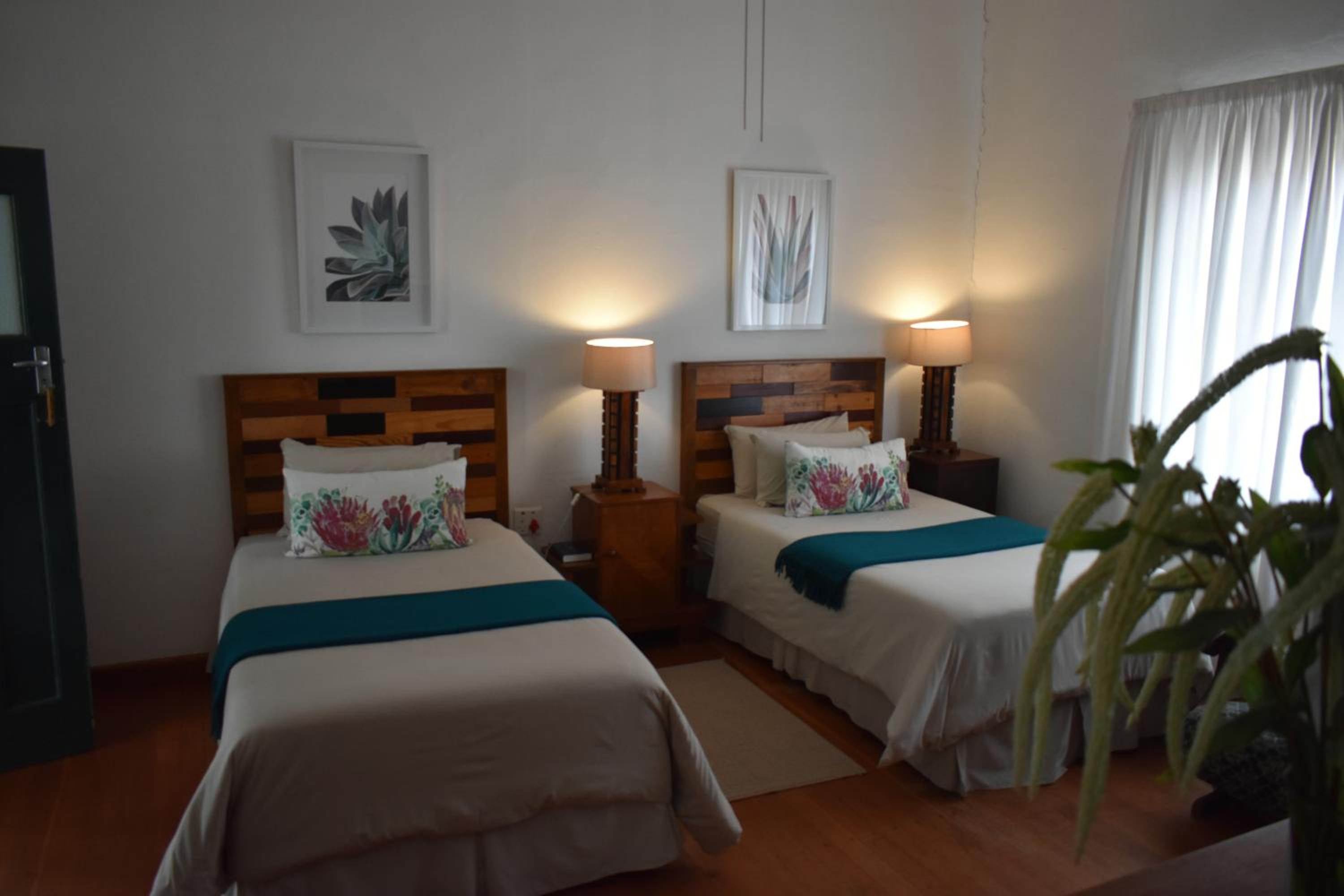 Twin Room - Photo 2