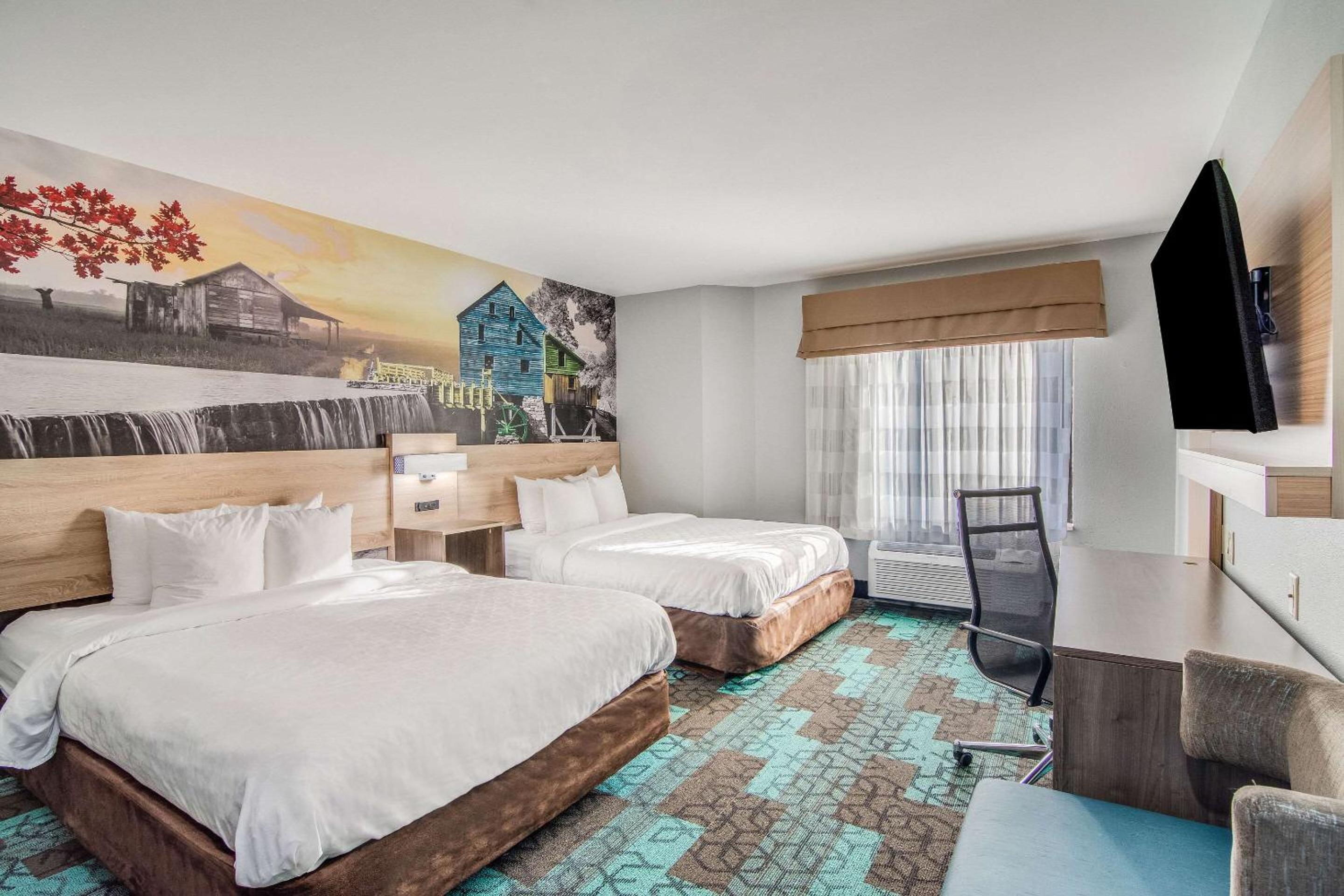 Standard Queen Room with Two Queen Beds - Non-Smoking - Photo 1