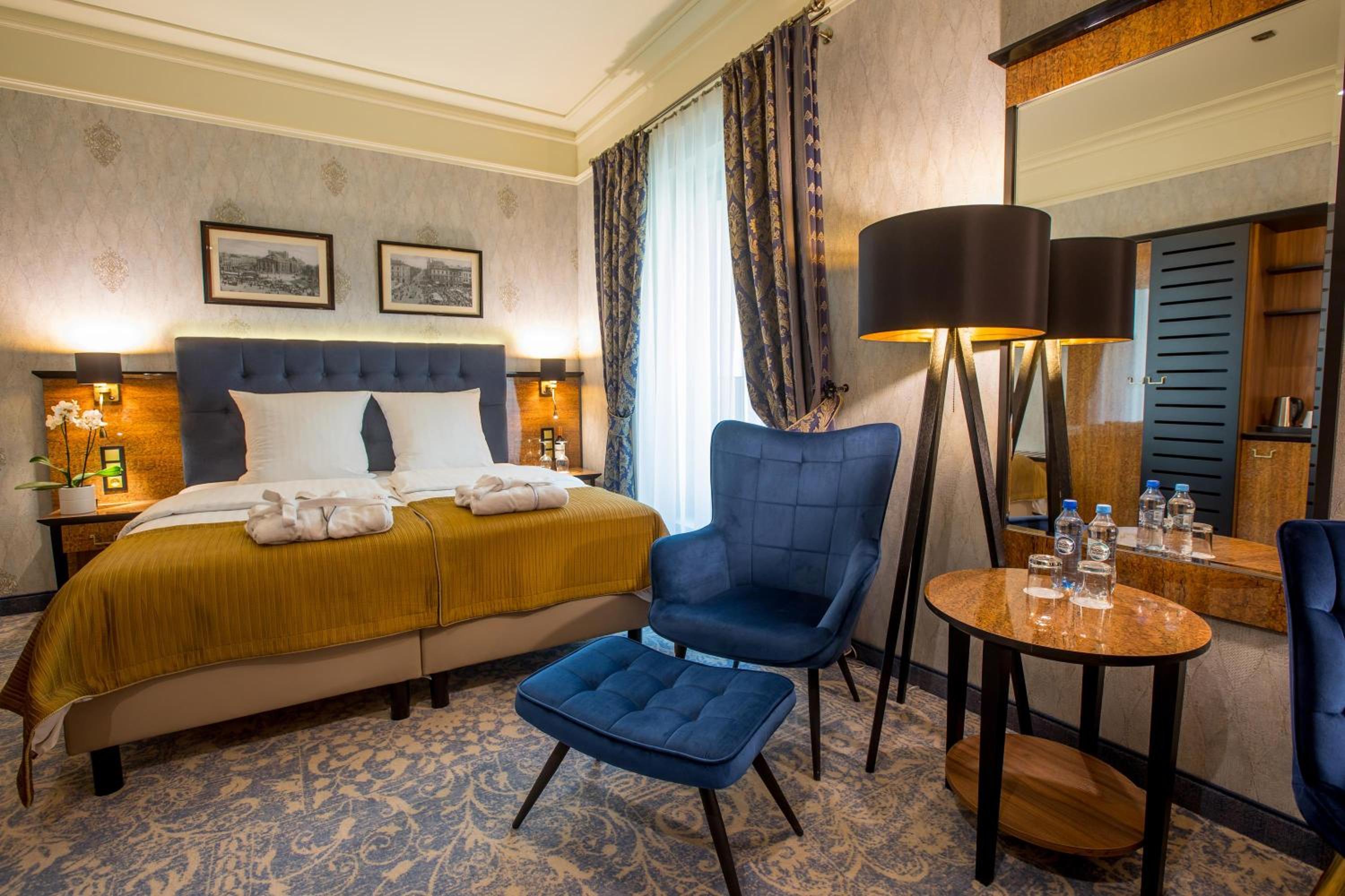 Superior Classic Double or Twin Room - Photo 1