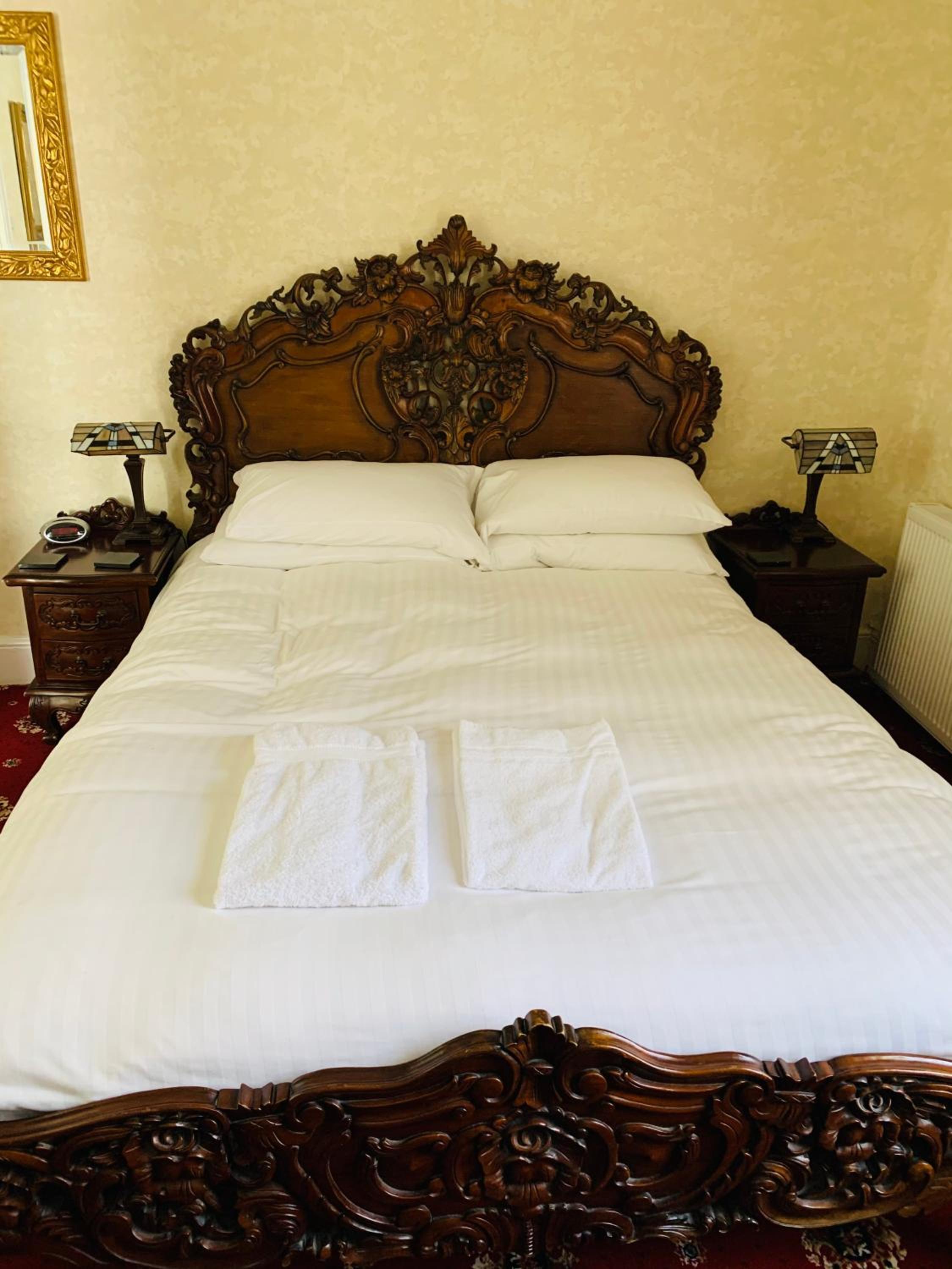 Standard King Room - Photo 5