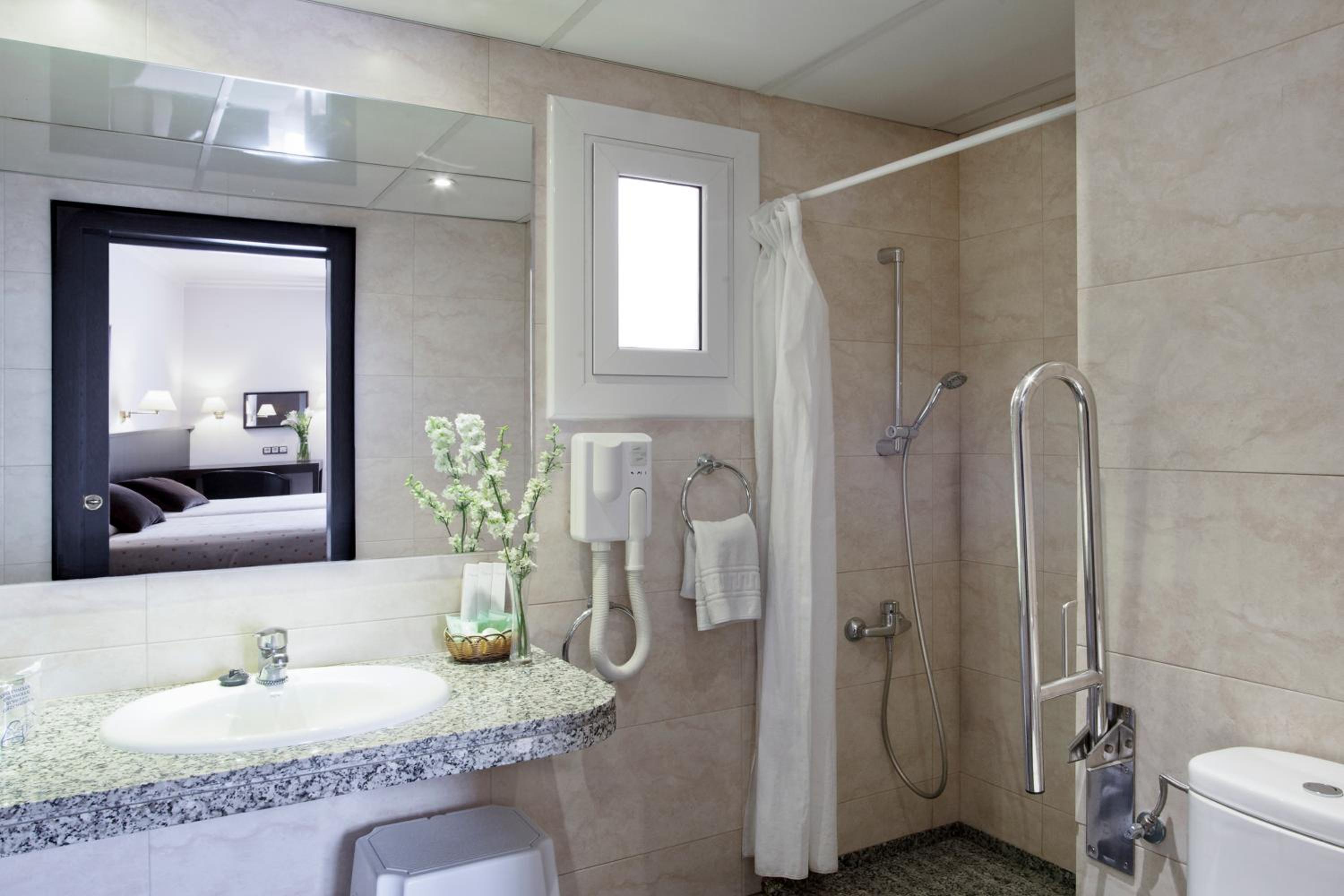Double or Twin Room photo 3