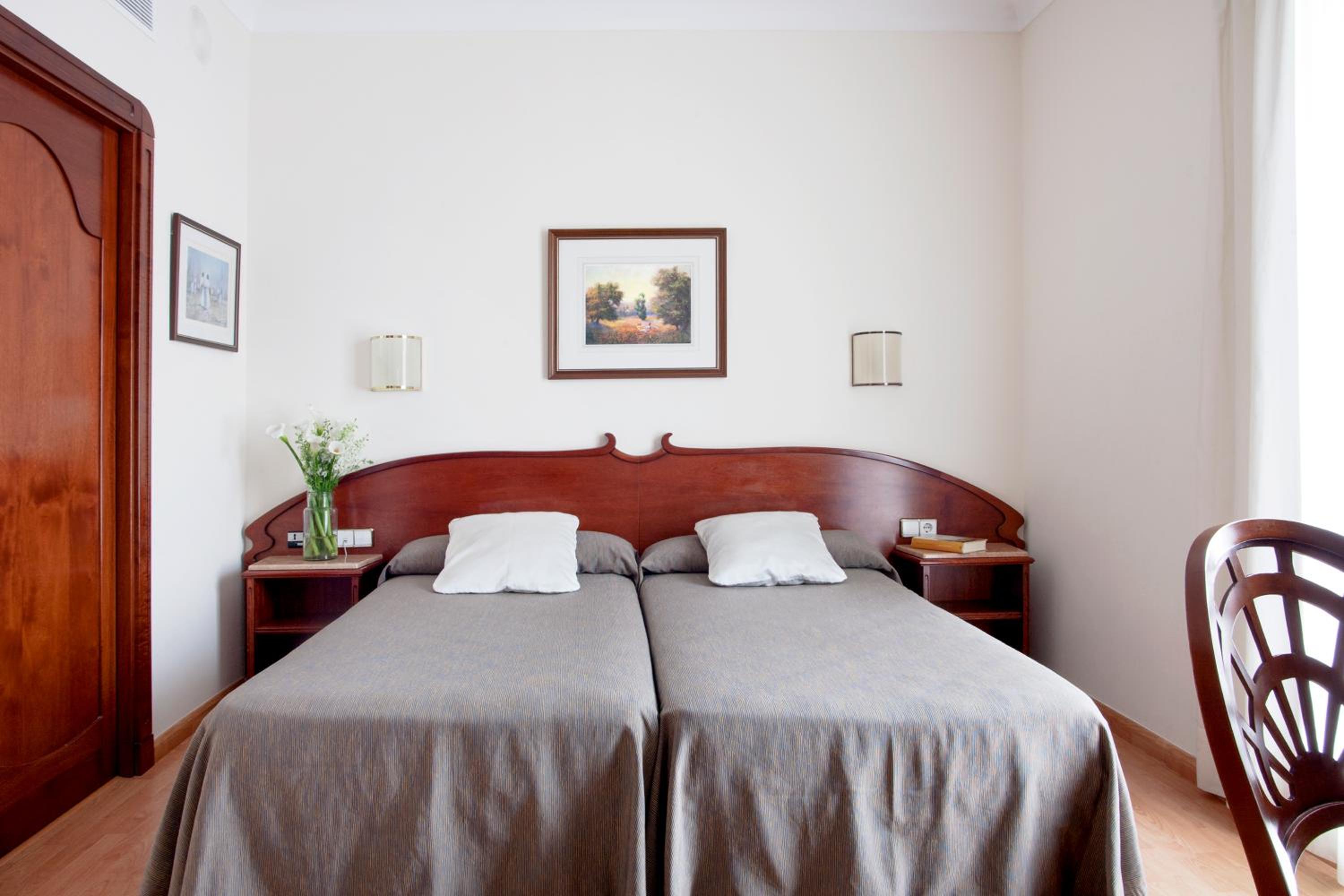 Double or Twin Room photo 2