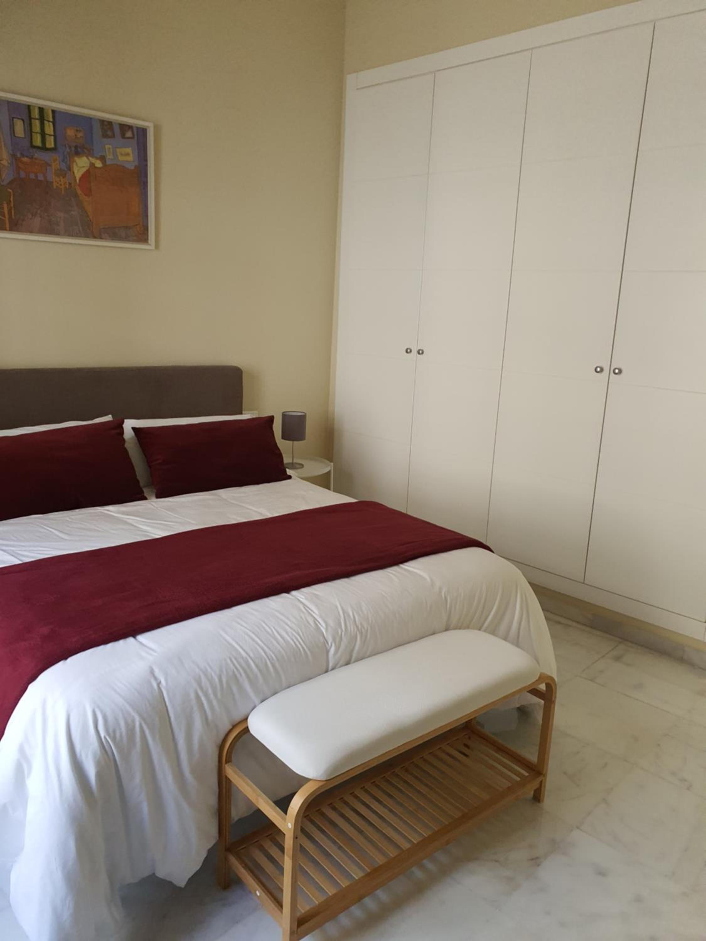 Deluxe Double Room - Photo 10