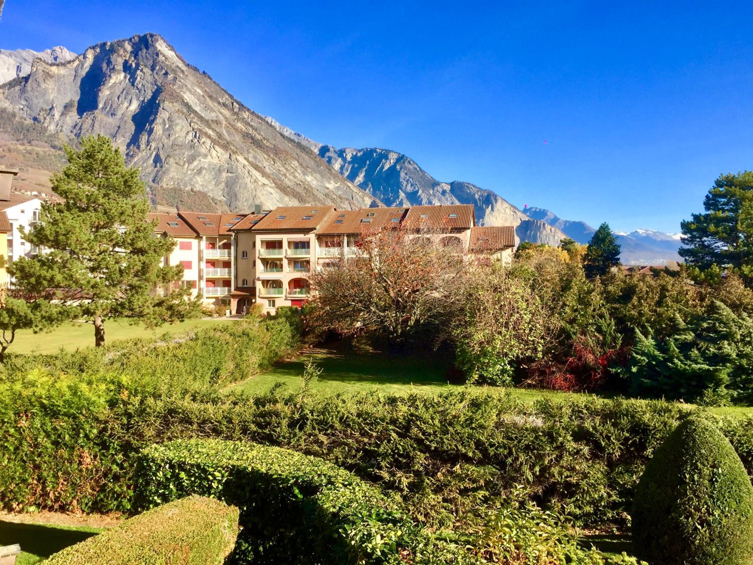 One-Bedroom Apartment With Large Balcony photo 2
