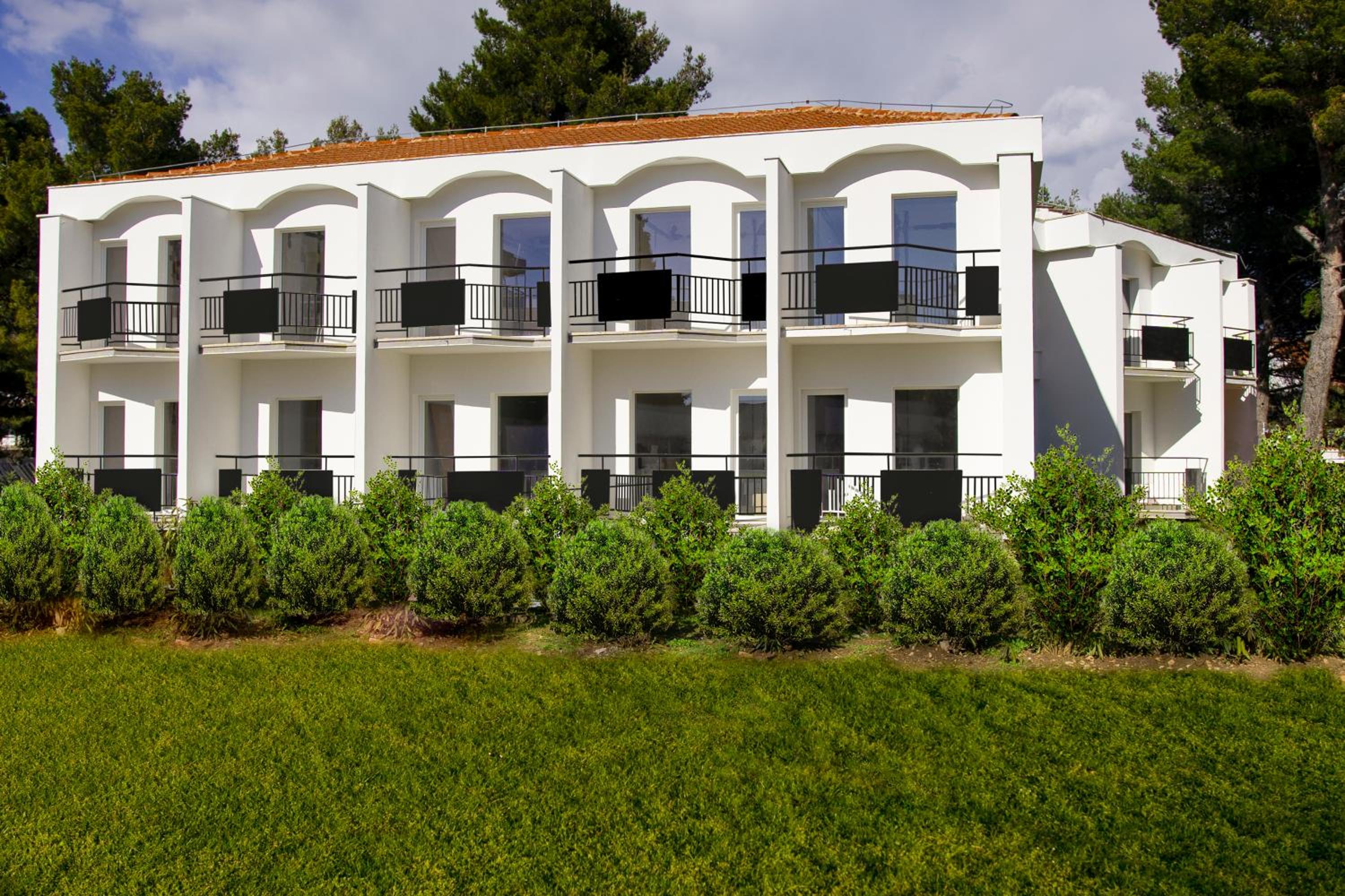 Standard Double or Twin Room with Balcony and Garden View - Photo 2