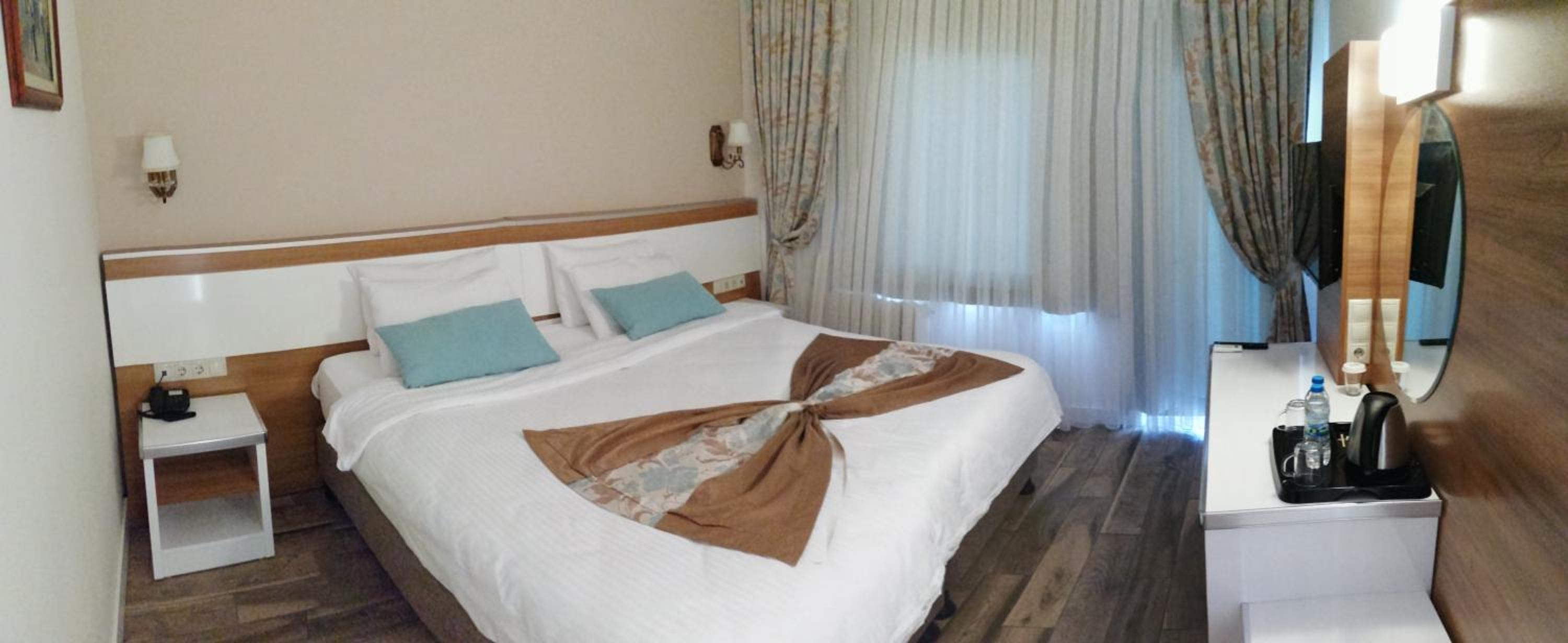 Double Room with Sea View - Photo 3
