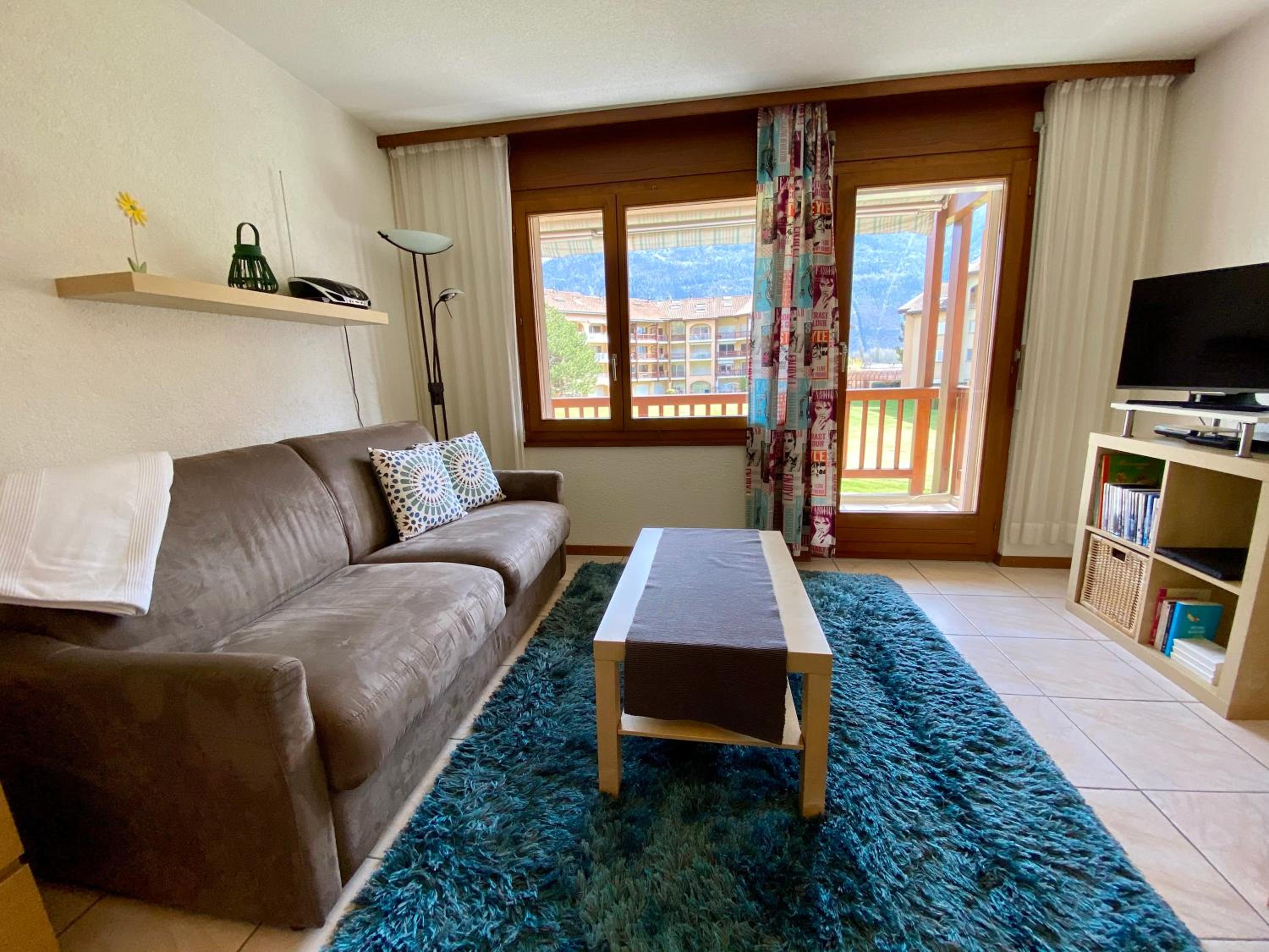 Studio with South-Facing Balcony photo 2