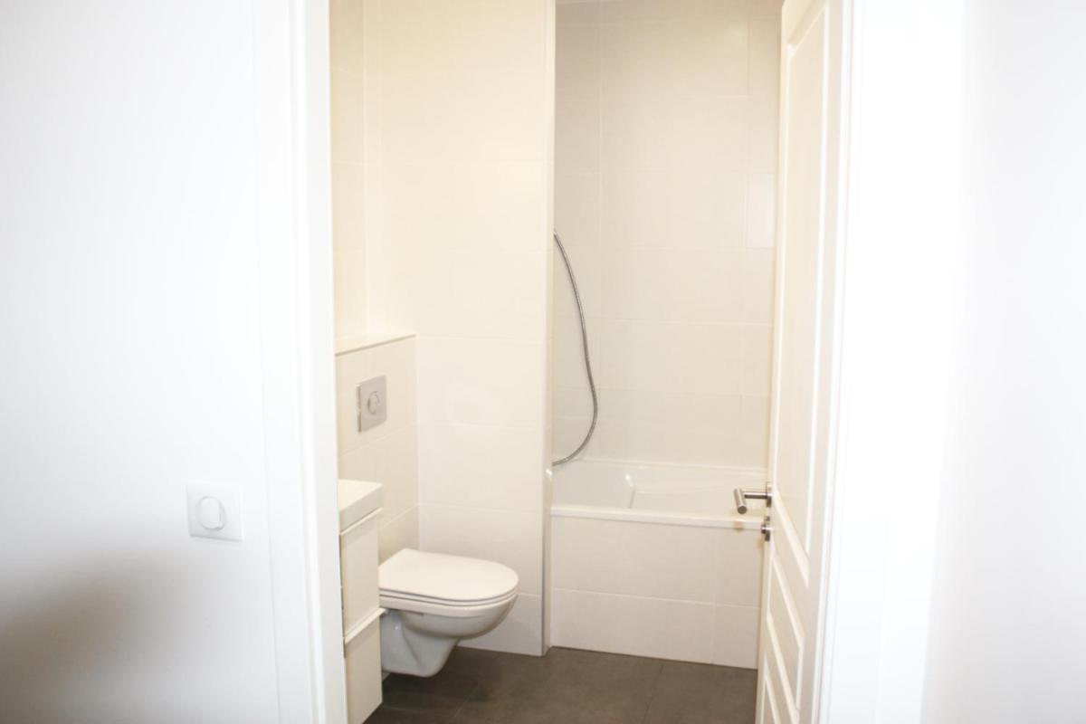 Three-Bedroom Apartment - 3rd Floor - Photo 14
