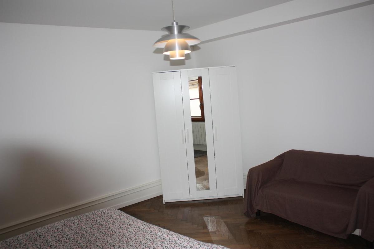 Three-Bedroom Apartment - 3rd Floor - Photo 15
