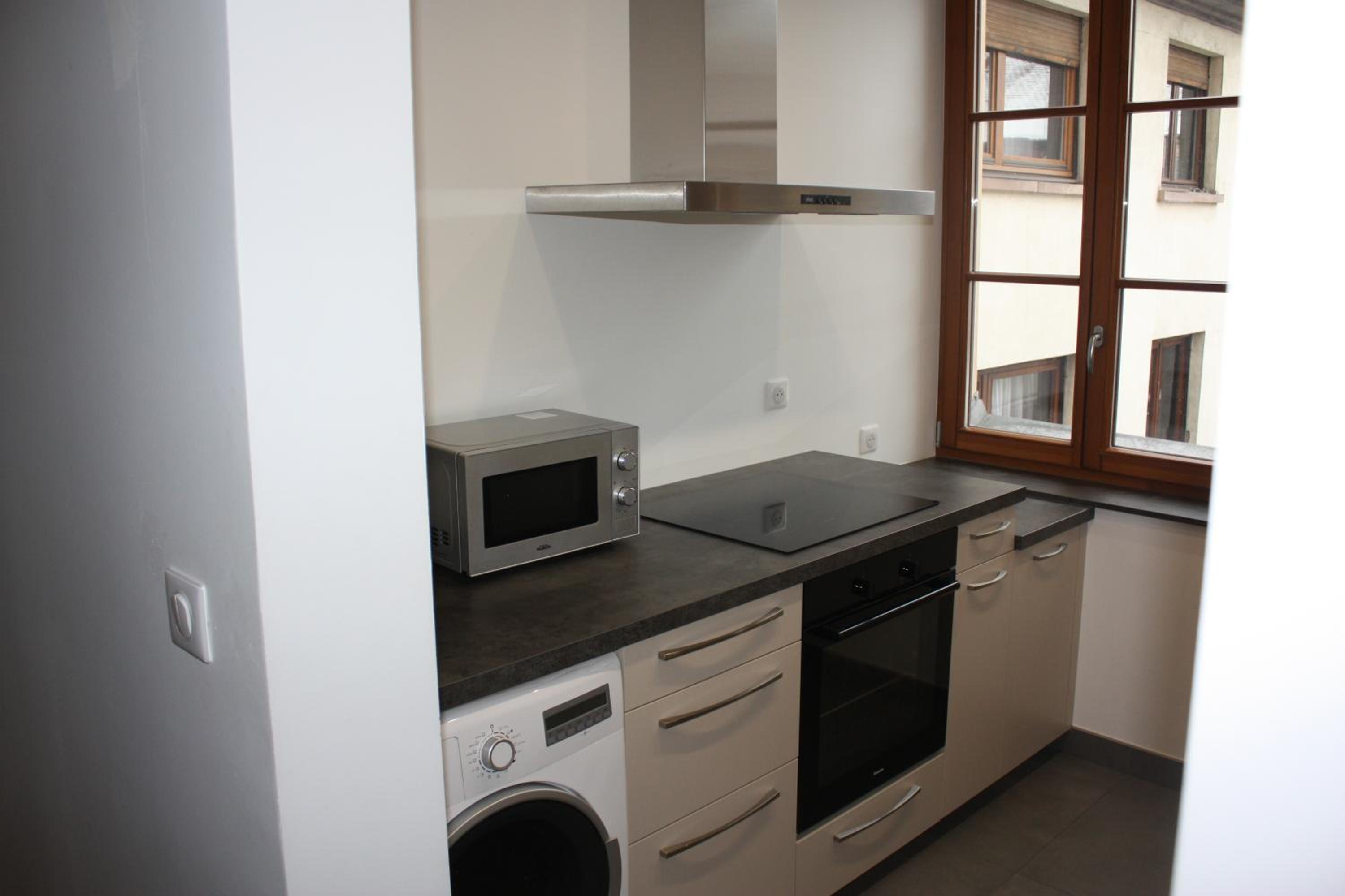 Three-Bedroom Apartment - 3rd Floor - Photo 27