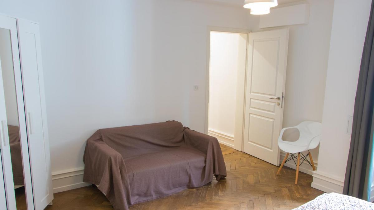 Three-Bedroom Apartment - 3rd Floor - Photo 22