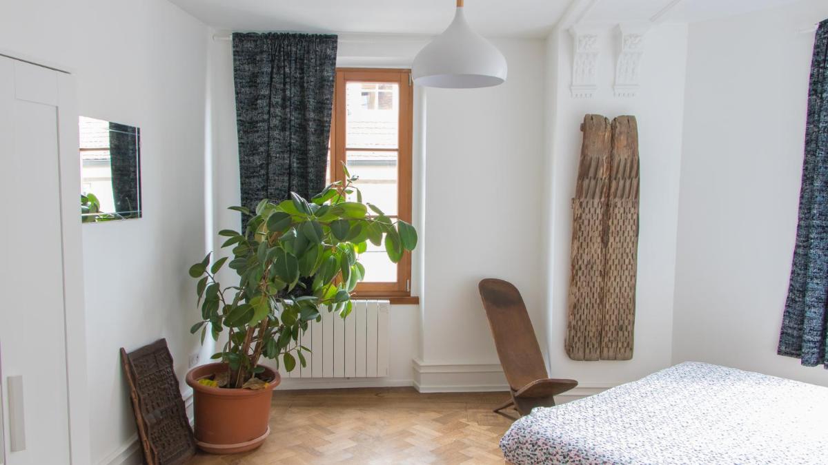 Three-Bedroom Apartment - 3rd Floor - Photo 39