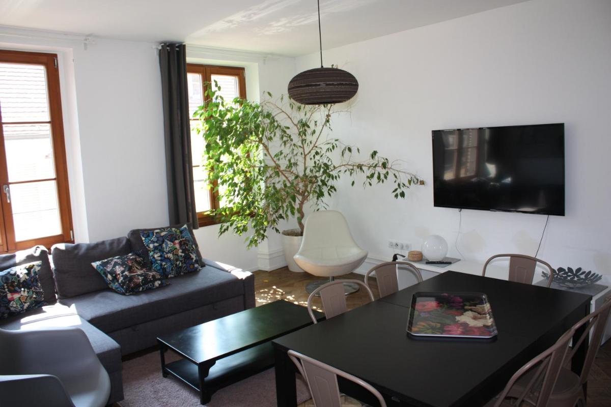 Three-Bedroom Apartment - 3rd Floor - Photo 7