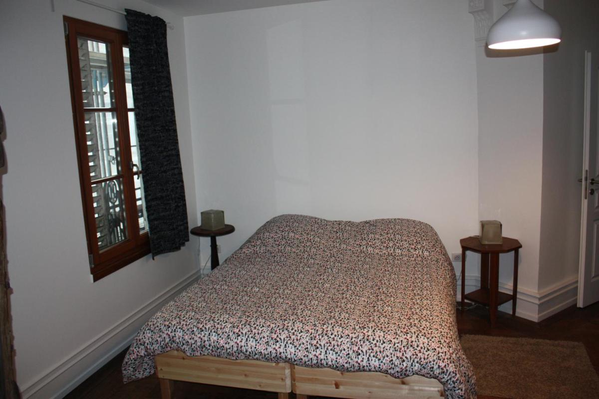 Three-Bedroom Apartment - 3rd Floor - Photo 5