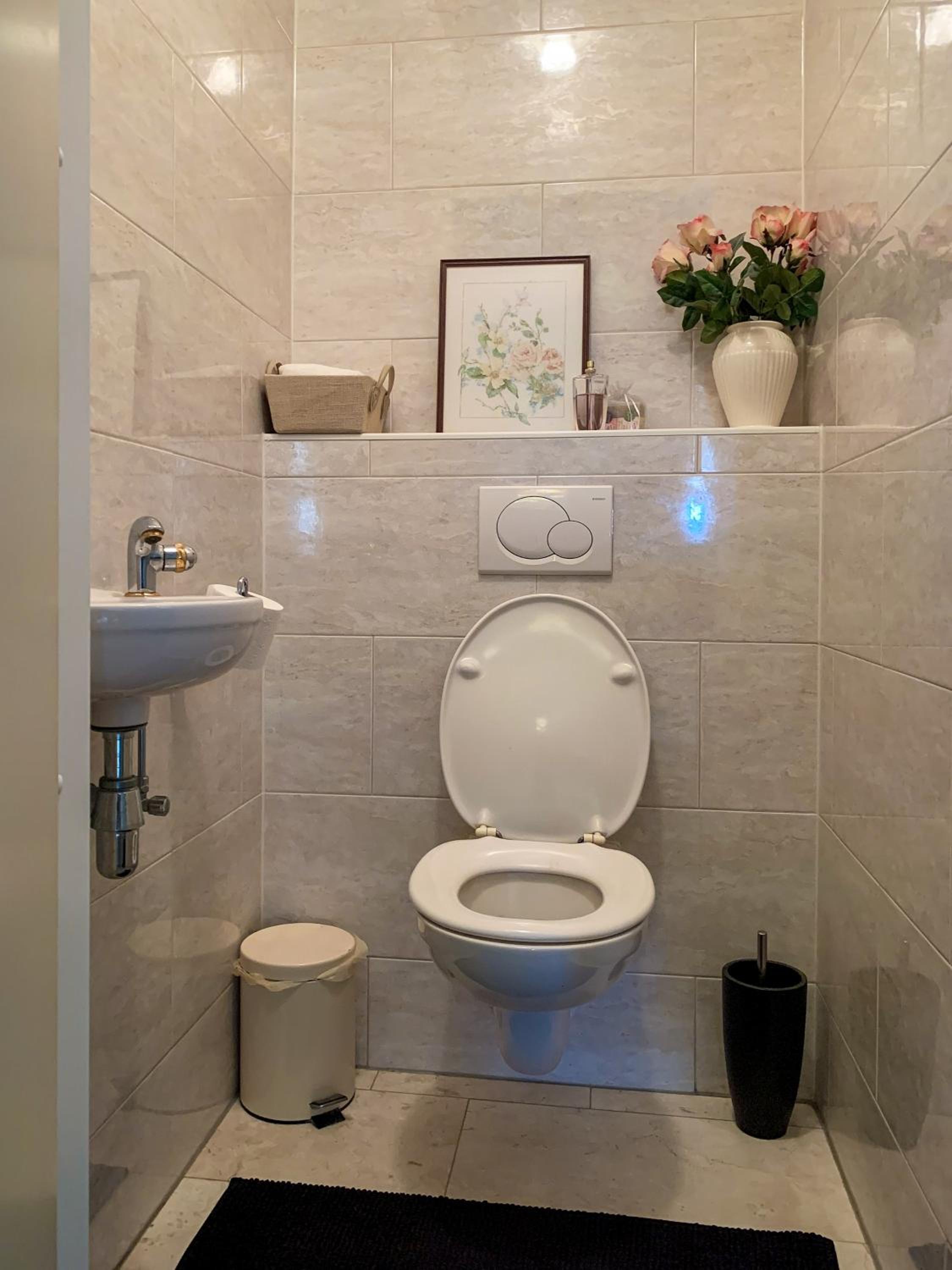 Double Room with Shared Bathroom photo 2