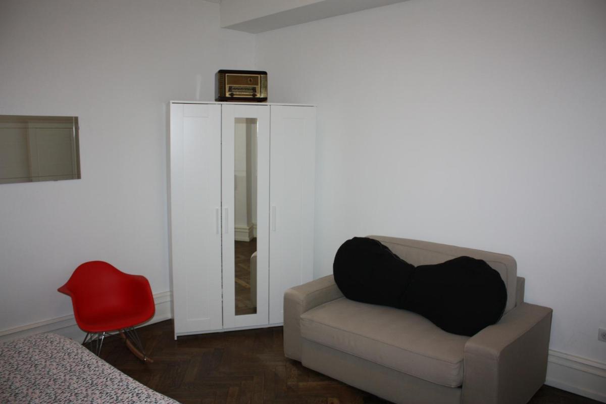 Three-Bedroom Apartment - 2nd Floor - Photo 7