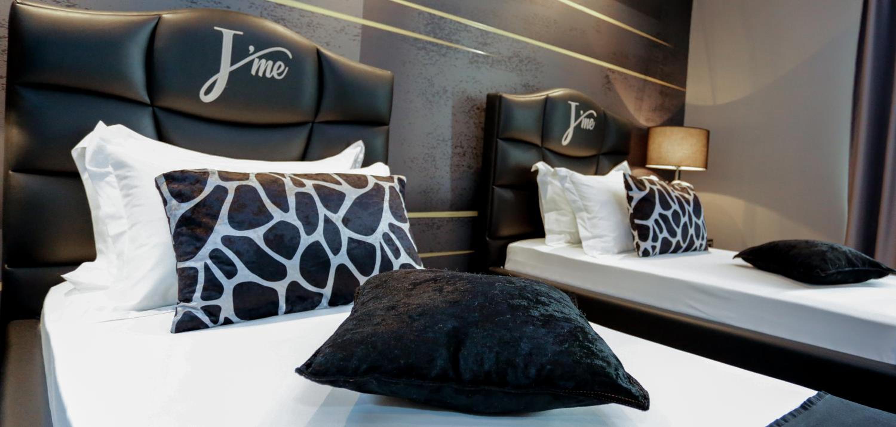 Economy Twin Room without Balcony
